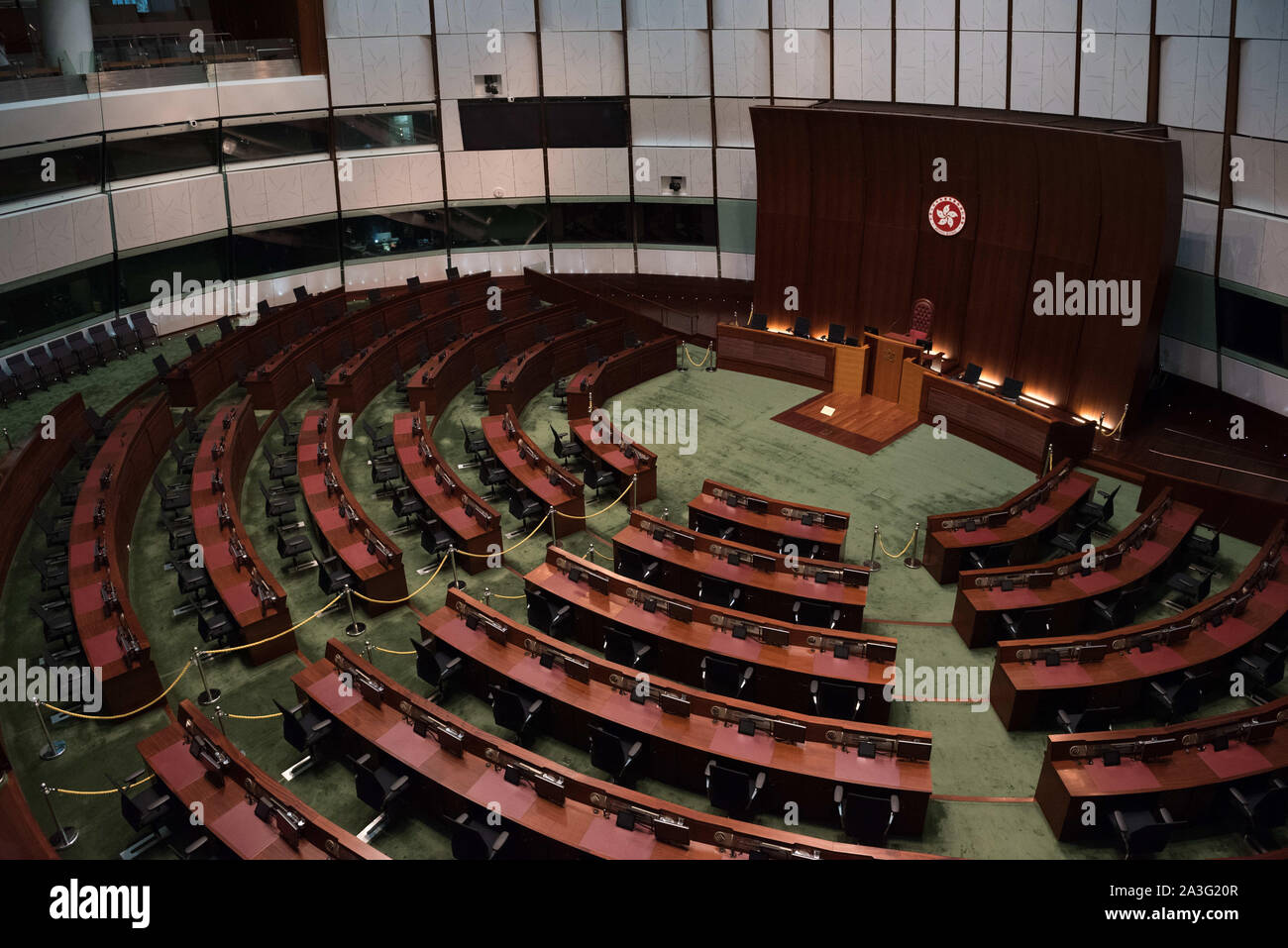 Oktober 8, 2019, Hongkong, China: Die neu renovierten Legislativrat Gebäude, nachdem Demonstranten brach in die Kammern auf das Jubiläum. (Bild: © aidan Marzo/SOPA Bilder über ZUMA Draht) Stockfoto