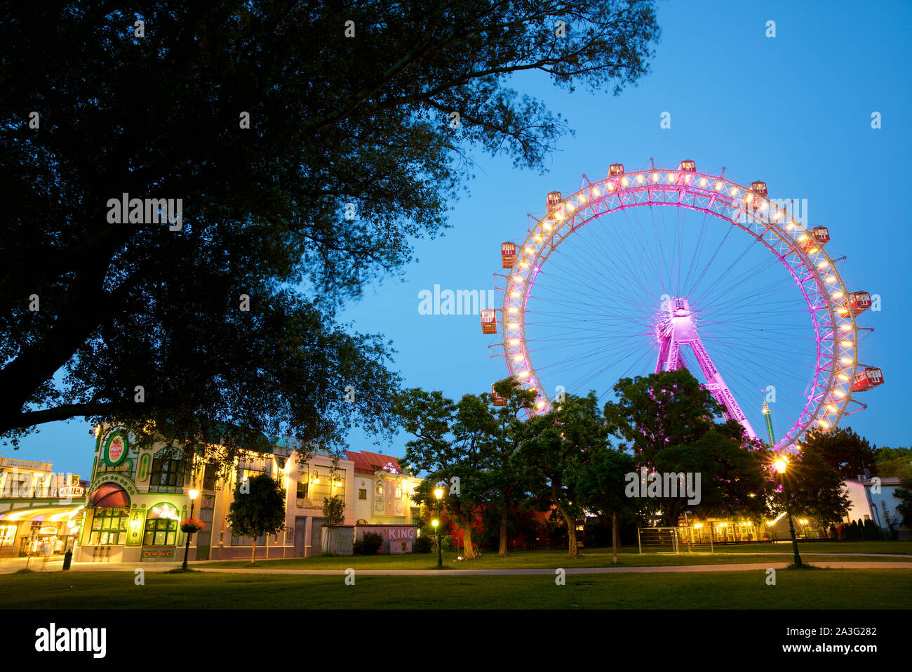 Wien, Österreich - 25. Juni 2019: Riesenrad Wien Prater. Ort, wo Szenen aus dem Film "Der dritte Mann" gedreht wurden. Stockfoto