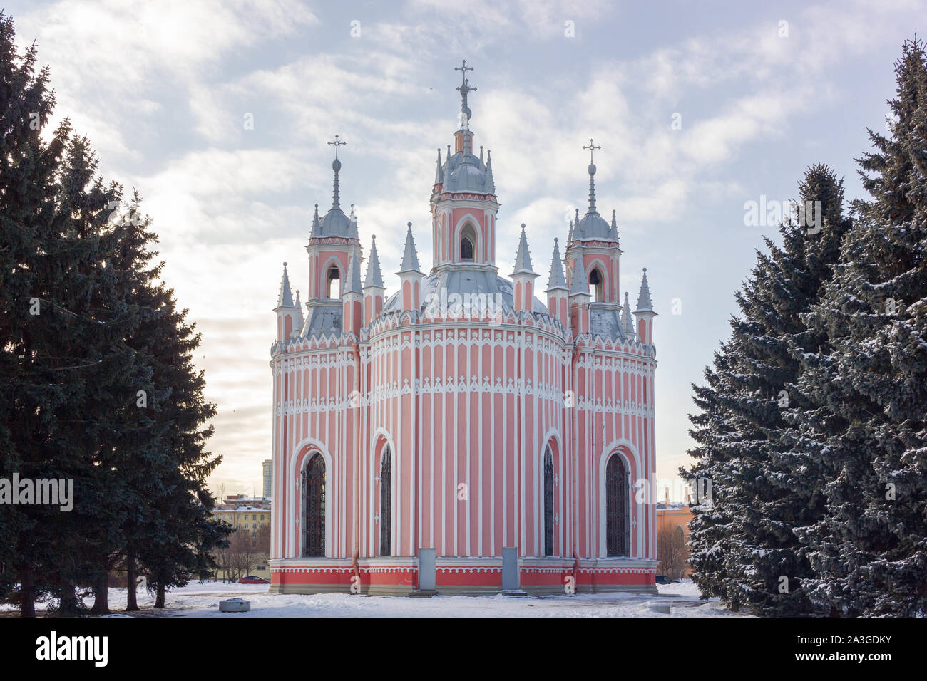 Die Kirche St. Johannes der Täufer, besser bekannt als chesme Kirche bekannt, in der Nähe von moskovskaya an einem Winter in St. Petersburg, Russland Stockfoto
