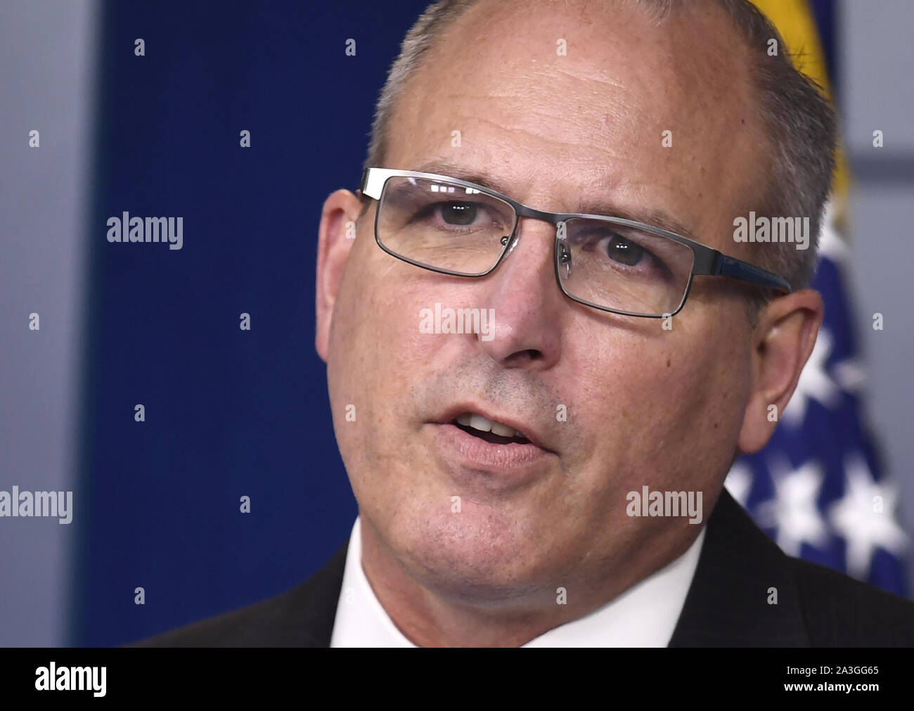 Washington, United States. 08 Okt, 2019. Die Zoll- und Grenzschutzbehörde Kommissar Mark Morgan macht Anmerkungen während einer Pressekonferenz im Weißen Haus, am Dienstag, 8. Oktober 2019, in Washington, DC. Morgan sprach über die jüngsten Bemühungen der Verwaltung über die Einwanderung an der US-mexikanischen Grenze. Foto von Mike Theiler/UPI Quelle: UPI/Alamy leben Nachrichten Stockfoto