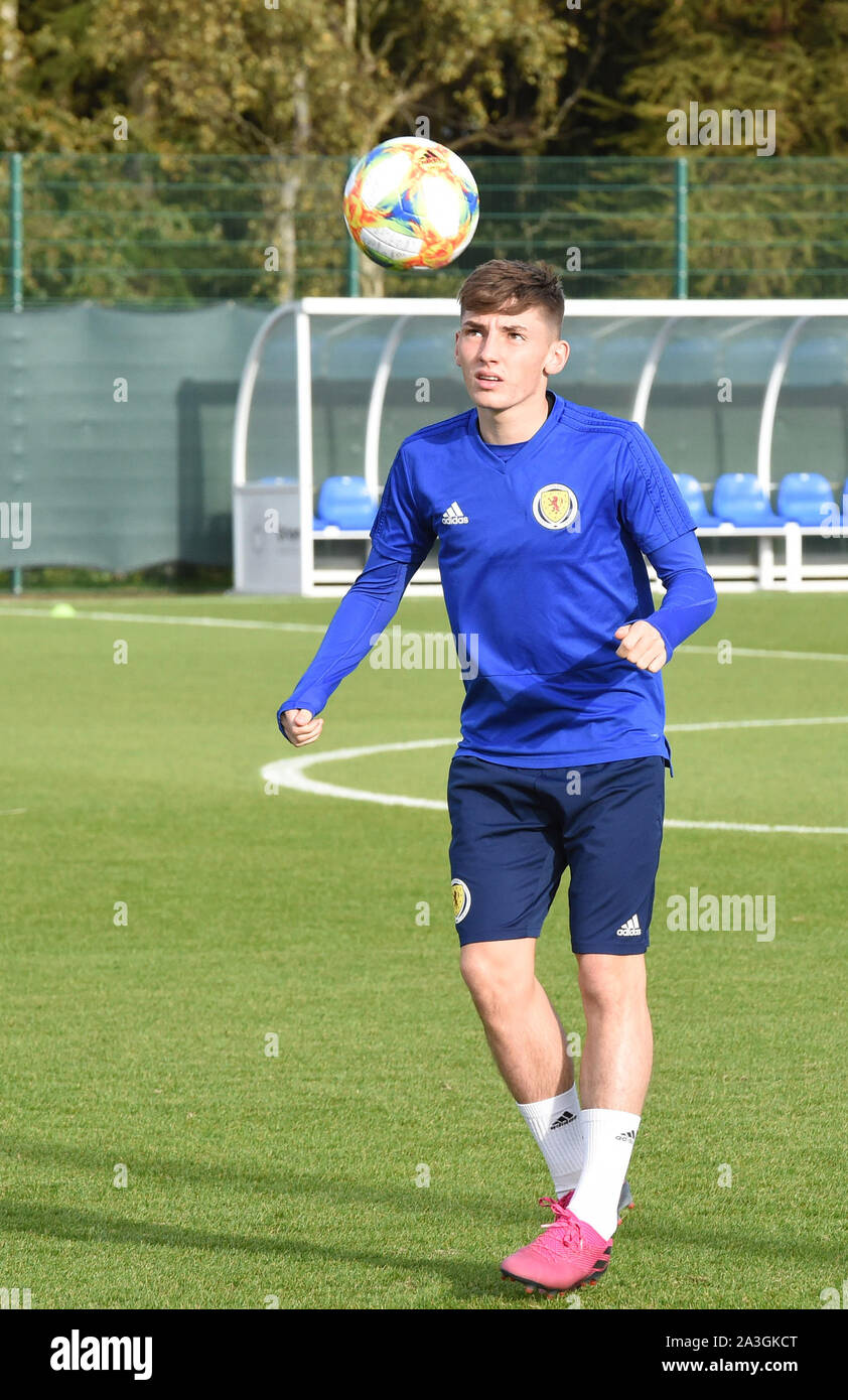 UK. 08 Okt, 2019. Edinburgh, Schottland, Großbritannien. 8. Oktober 19. Billy Gilmour (Chelsea) ist während der Schottischen U-21-Training im Oriam Training Center, Riccarton, Edinburgh für die bevorstehende 2019-21 UEFA U-21 Europameisterschaft Qualifikationsspiel Schottland v Litauen fotografiert. Donnerstag, den 10. Oktober 2019, Tynecastle Park, Edinburgh. Quelle: Eric mccowat/Alamy leben Nachrichten Stockfoto