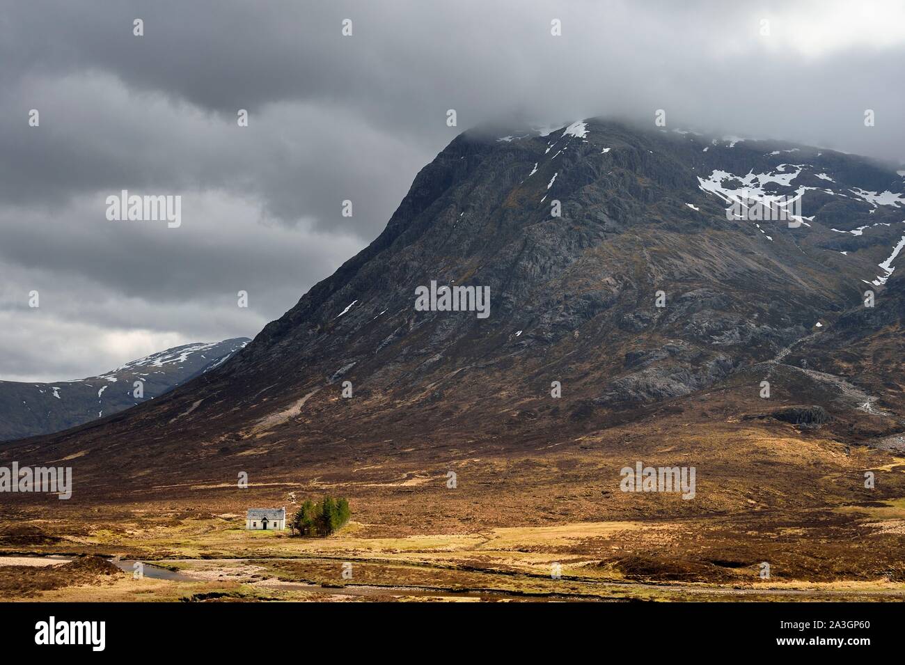 Vereinigtes Königreich, Schottland, Highland, Glencoe, isolierten Haus in den Höhen des Glen Coe Tal Stockfoto