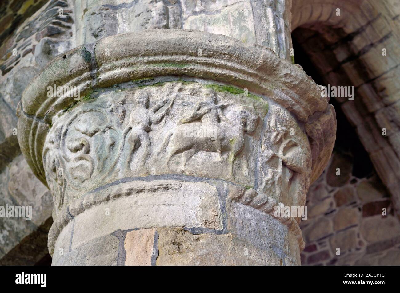 Vereinigtes Königreich, Schottland, Highland, Innere Hebriden, Isle of Iona gegenüber der Insel Mull, Iona Abbey von Saint Columba im 6. Jahrhundert gegründet wurde, die Kirche (ca. 1200), Spalte Dekoration Stockfoto