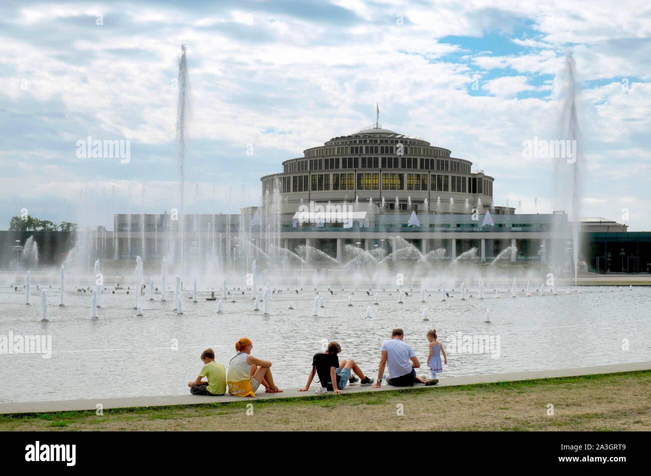 Wasserspiele, Springbrunnen vor der Breslau Jahrhundert Halle, Wroclaw, Polen Stockfoto