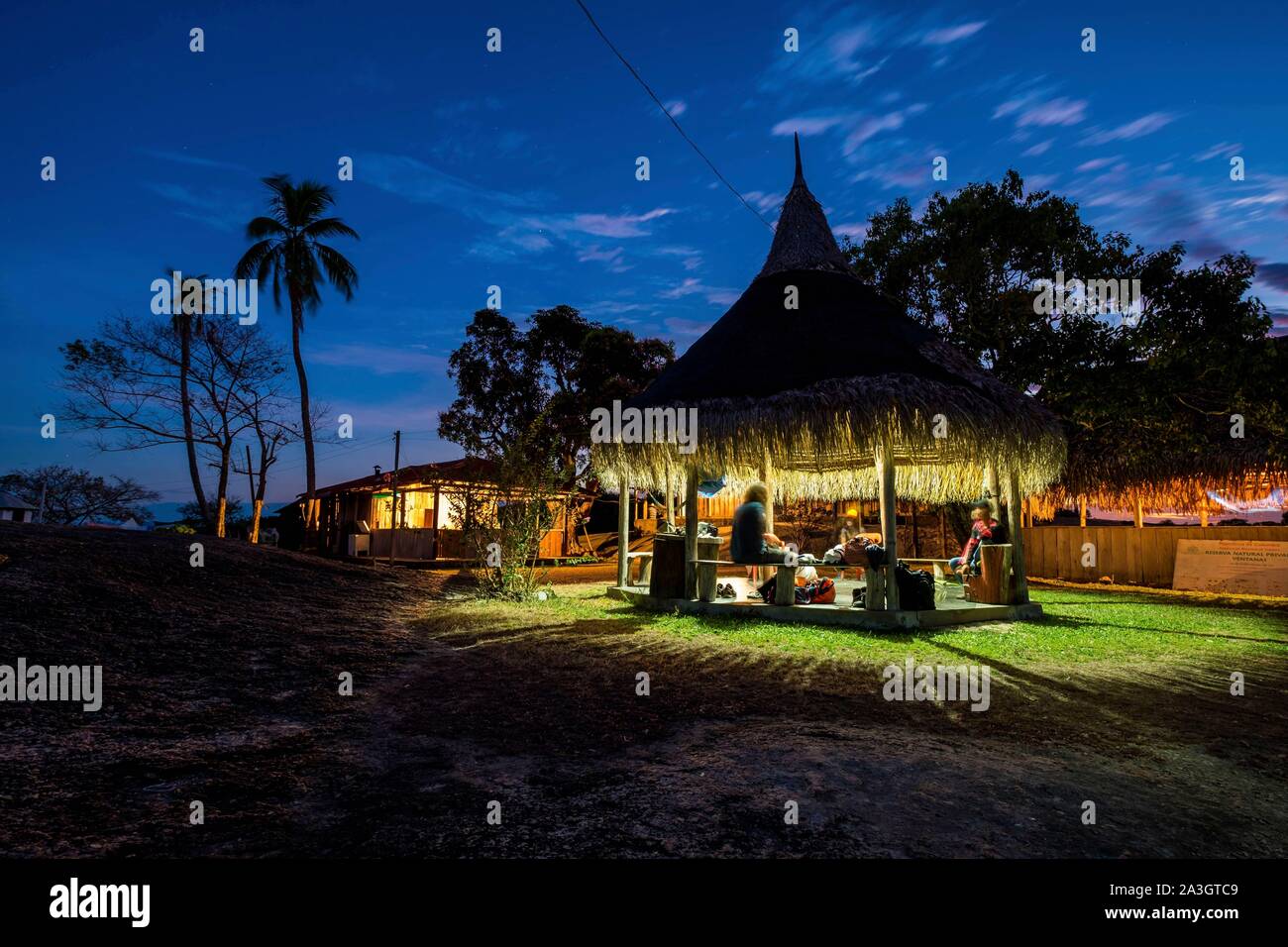 Kolumbien, Vichada, Puerto Carreno, Ventana finden auf der Orenoco Flusses, Übernachtung in einer Hacienda, Hütte, wo man die Hängematten für die Nacht eingestellt Stockfoto