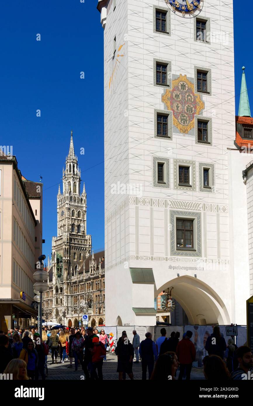 Deutschland, Bayern, München, Marienplatz, das neue Rathaus im Jahre ...