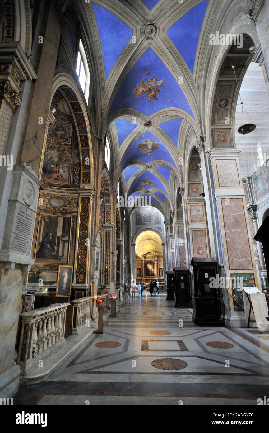 Italien, Rom, Basilika di Sant'Agostino, linkes Querschiff Stockfoto