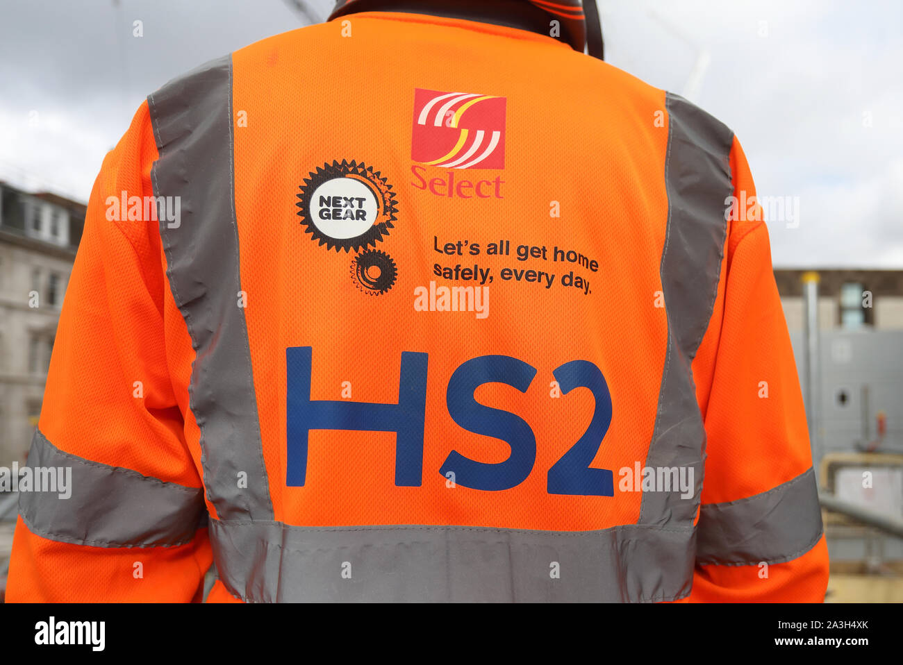 Arbeitnehmer für HS2, die hohe Geschwindigkeit north south rail line, derzeit überprüft, Euston, London, UK Stockfoto