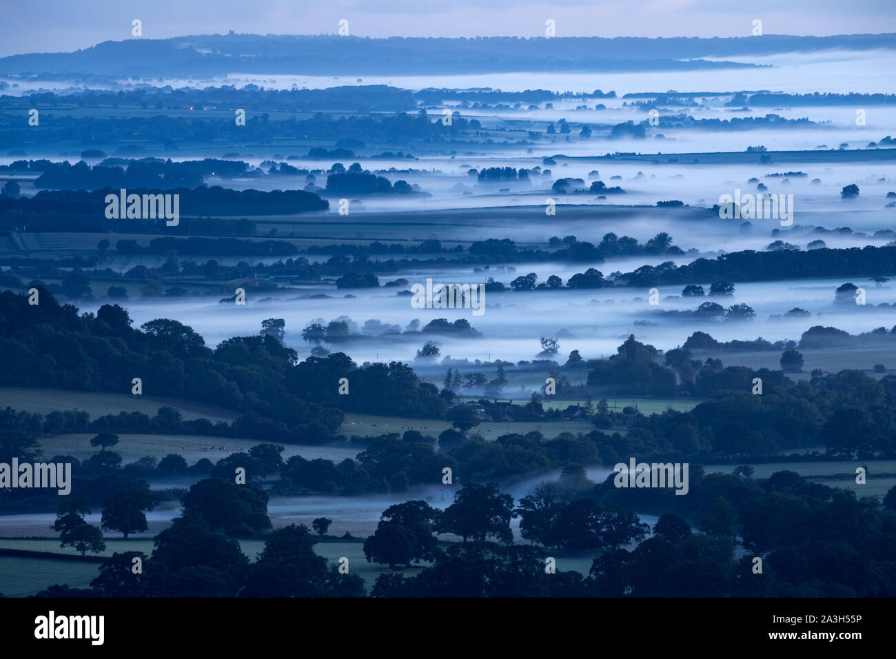 Dämmerung am längsten Tag in der Blackmore Vale, von okeford Hill, Dorset, England, Großbritannien Stockfoto