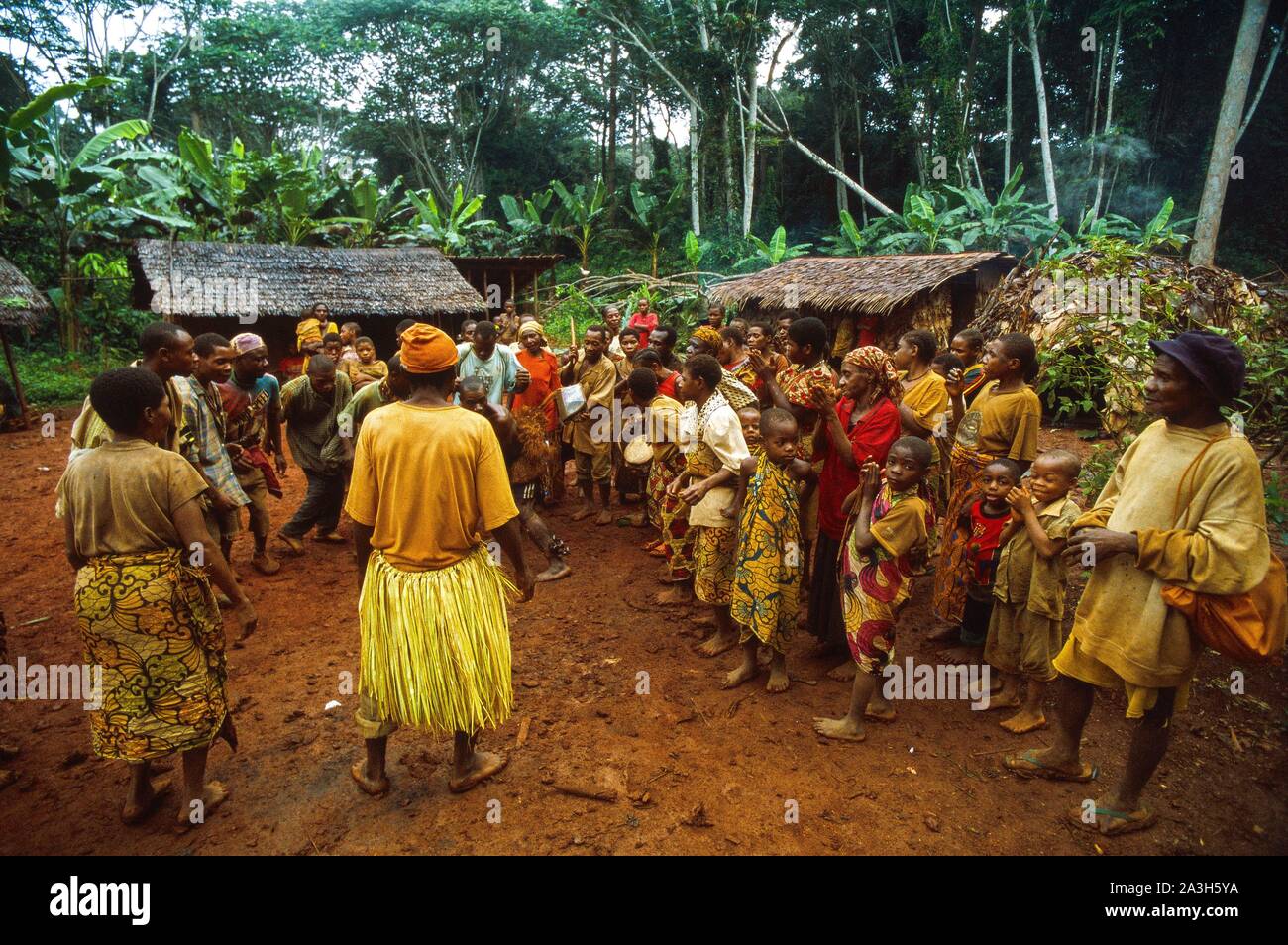 Kongo, Osten, Lobeke, Feiern unter Baka Pygmäen Stockfoto