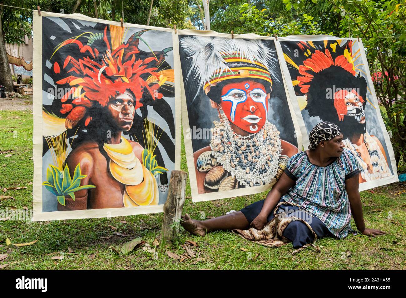 - Papua-New Guinea, National Capital District, Port Moresby, Waigani Bezirk, Port Moresby Theater, monatlich Handwerkermarkt, Gemälde von Chris Kawage Stockfoto