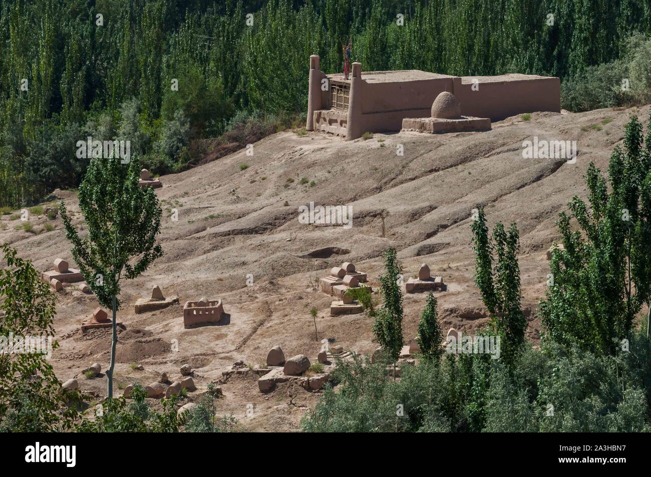 China, Xinjiang Uigurischen Autonomen Region, Karakorum Highway, Upal, Moschee und Uigurischen Friedhof Stockfoto