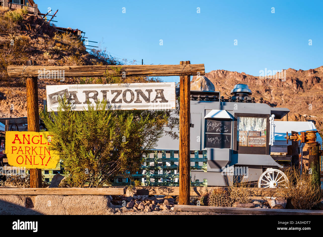 Ein alter Western wagon als Shop, Kaktus Kart in Oatman Arizona verwendet Stockfoto