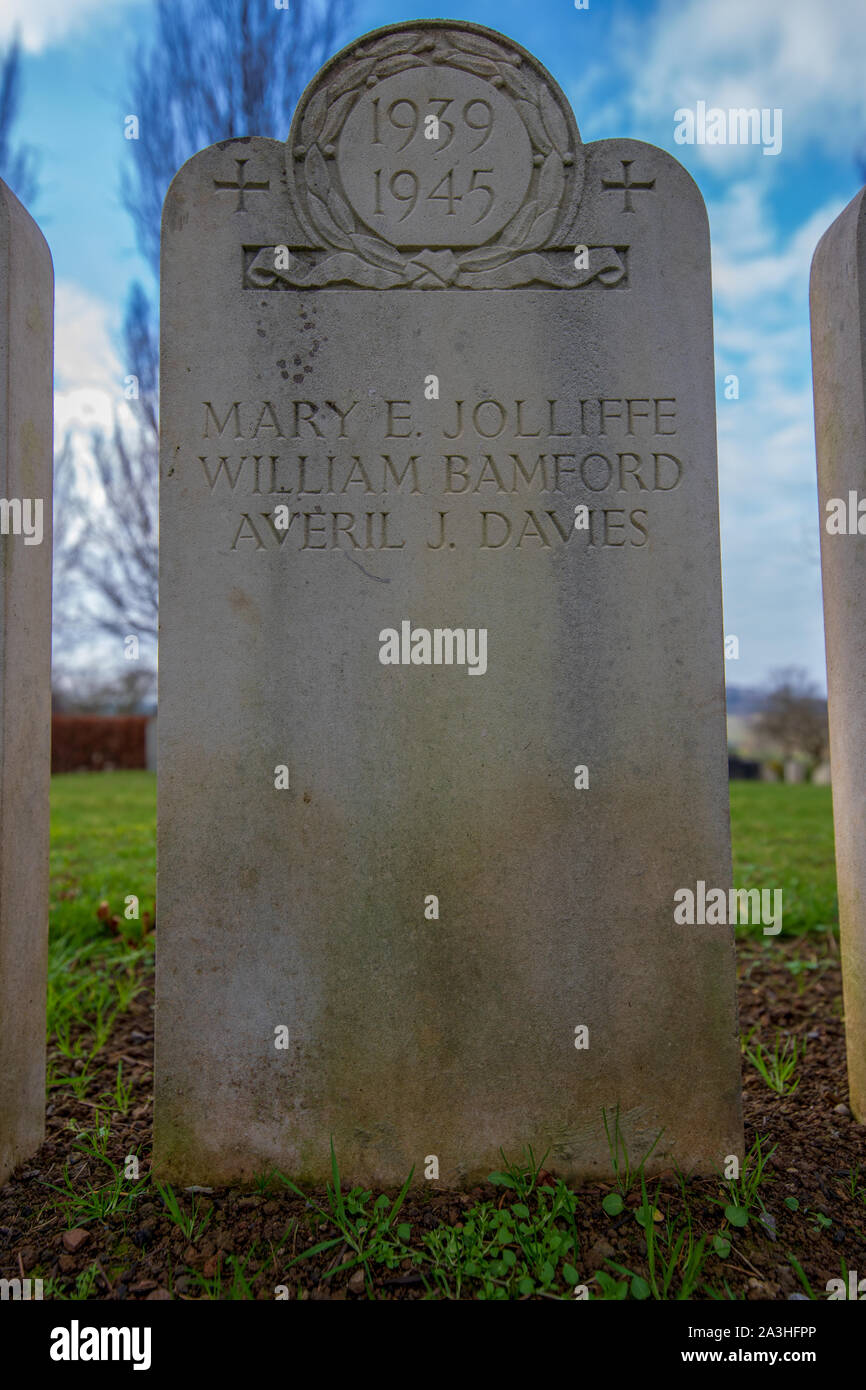 Die 1939-1945 Badewanne Air Raid Grab von William Philip Bamford, Averil Jean Davies und Mary Eliza Jolliffe auf Haycombe Friedhof, Bath, England Stockfoto