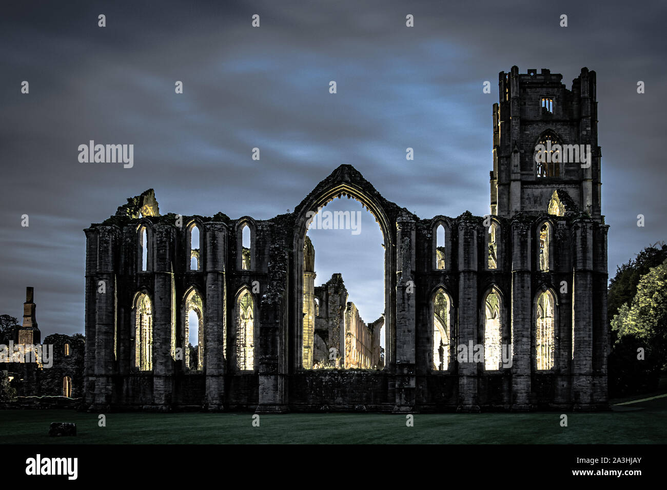 Fountains Abbey Night Shot, mit der Abtei beleuchtet Stockfoto