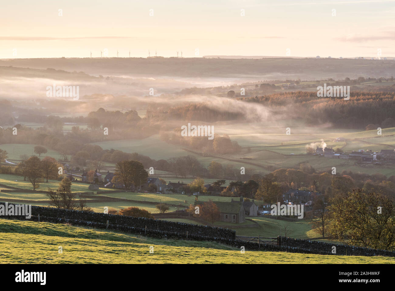 Misty Morning im unteren Nidderdale, North Yorkshire. Stockfoto