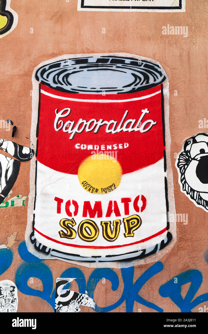 Street Art Poster - von Andy Warhols Campbell's Soup inspiriert Können - gegen illegale Caporalato Landwirtschaft Arbeiter Einstellung system in Italien protestieren Stockfoto
