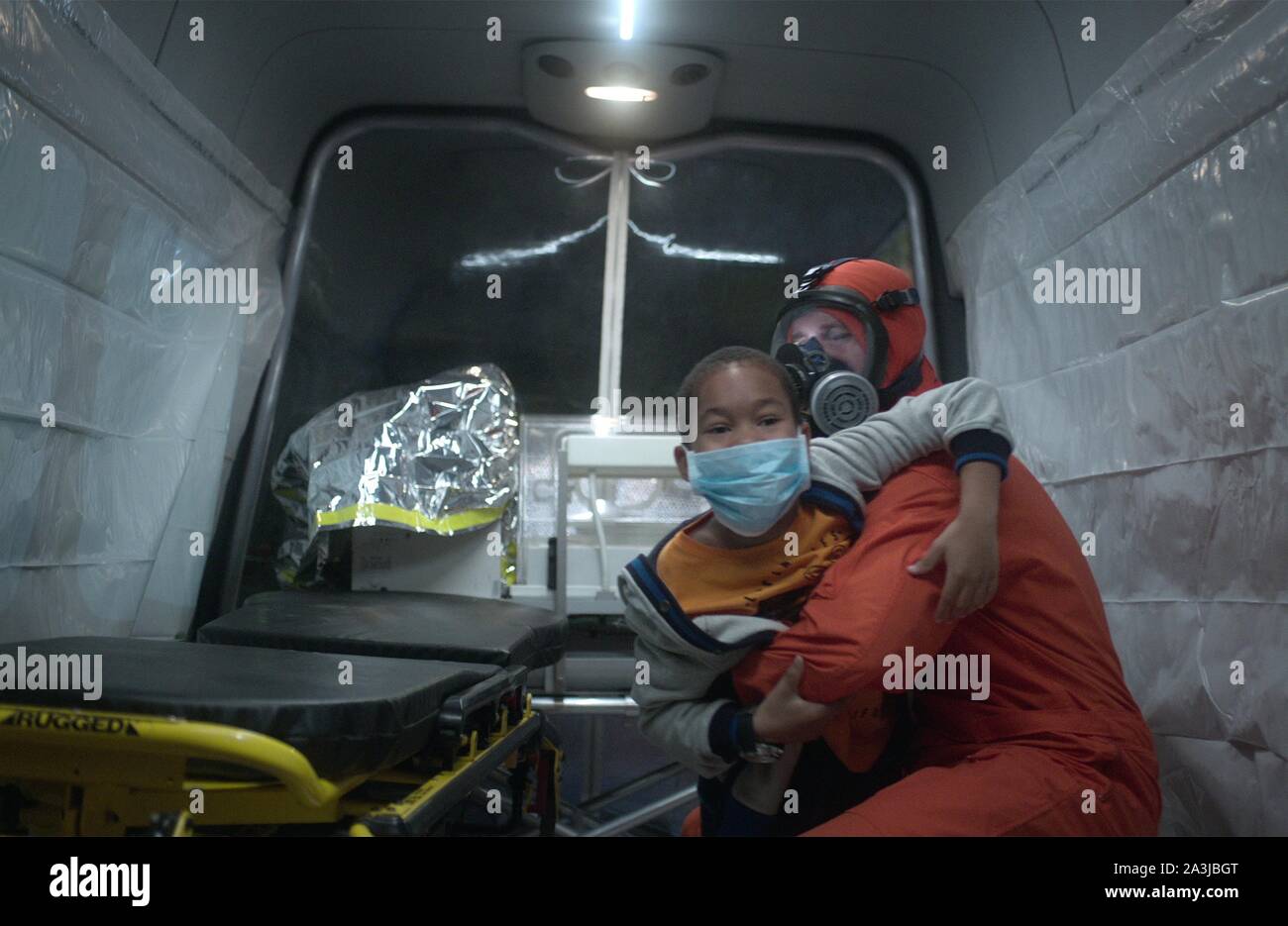 Heben DION, Ja der iah Jung (Mitte), (Staffel 1, Lüftete der 4. Oktober 2019). Foto: © Netflix / Courtesy Everett Collection Stockfoto