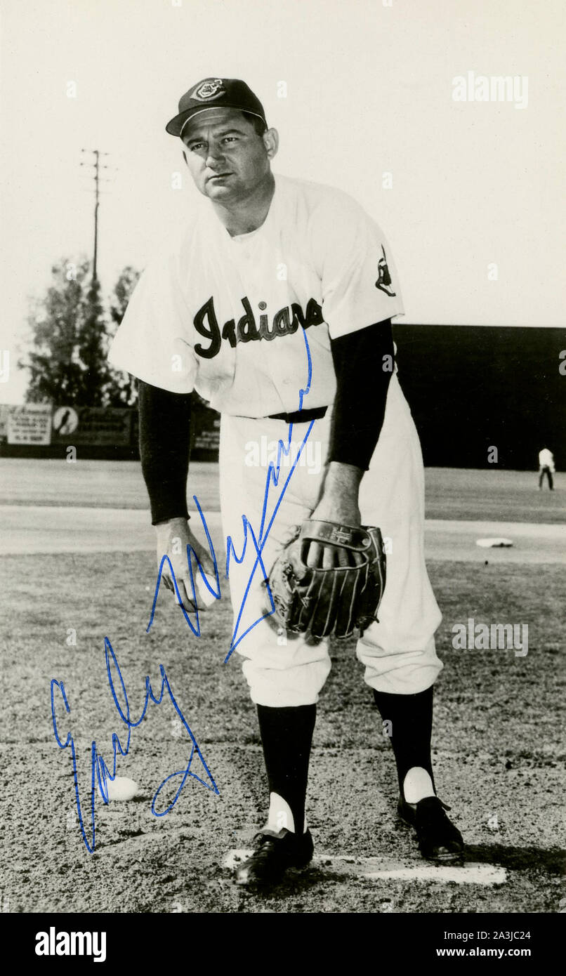 Autographiertes Foto der Hall of Fame Baseball spieler Früh Wynn der Cleveland Indians. Stockfoto