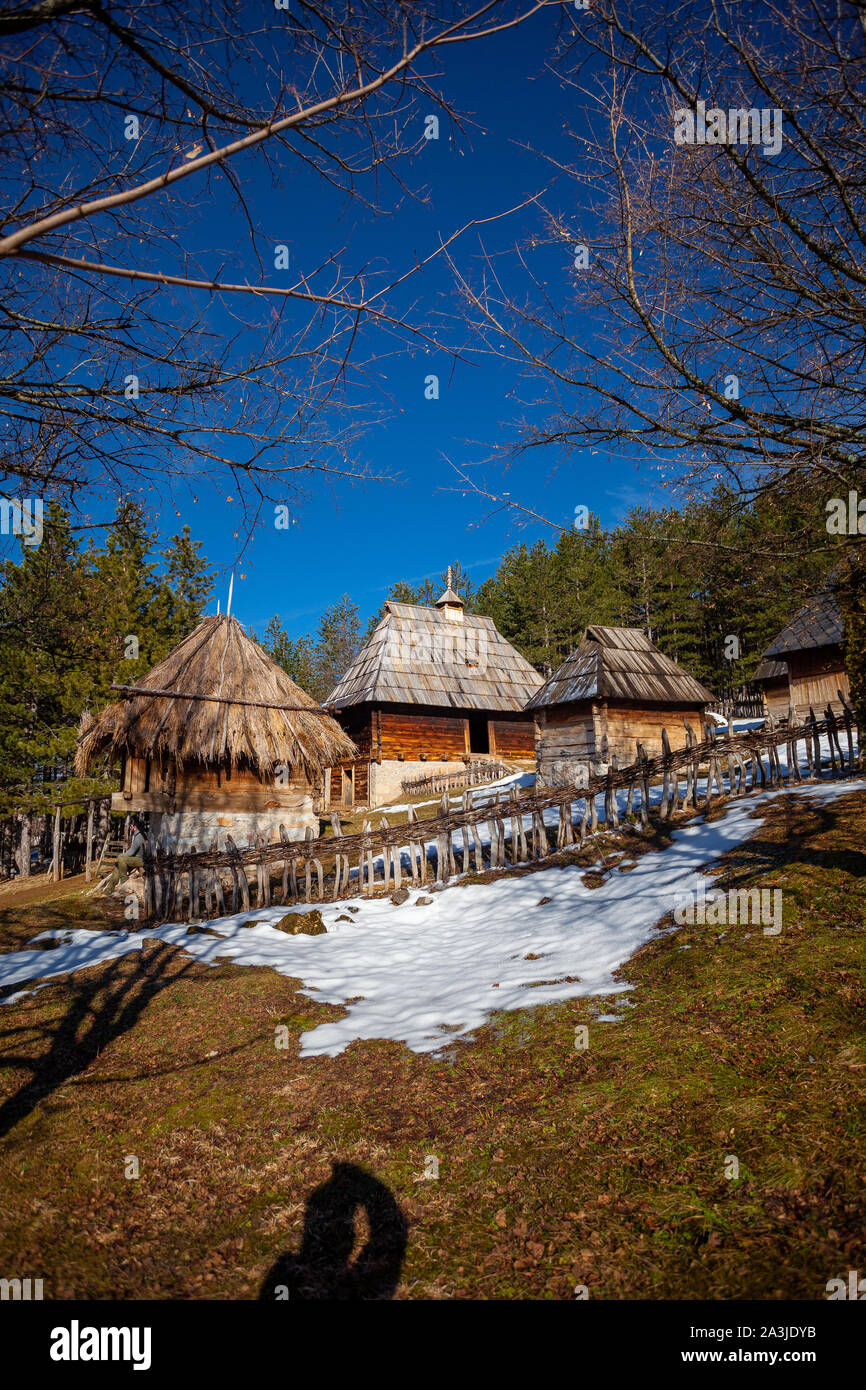 Authentische serbischen Dorf Sirogojno, Berg Zlatibor, Serbien Stockfoto