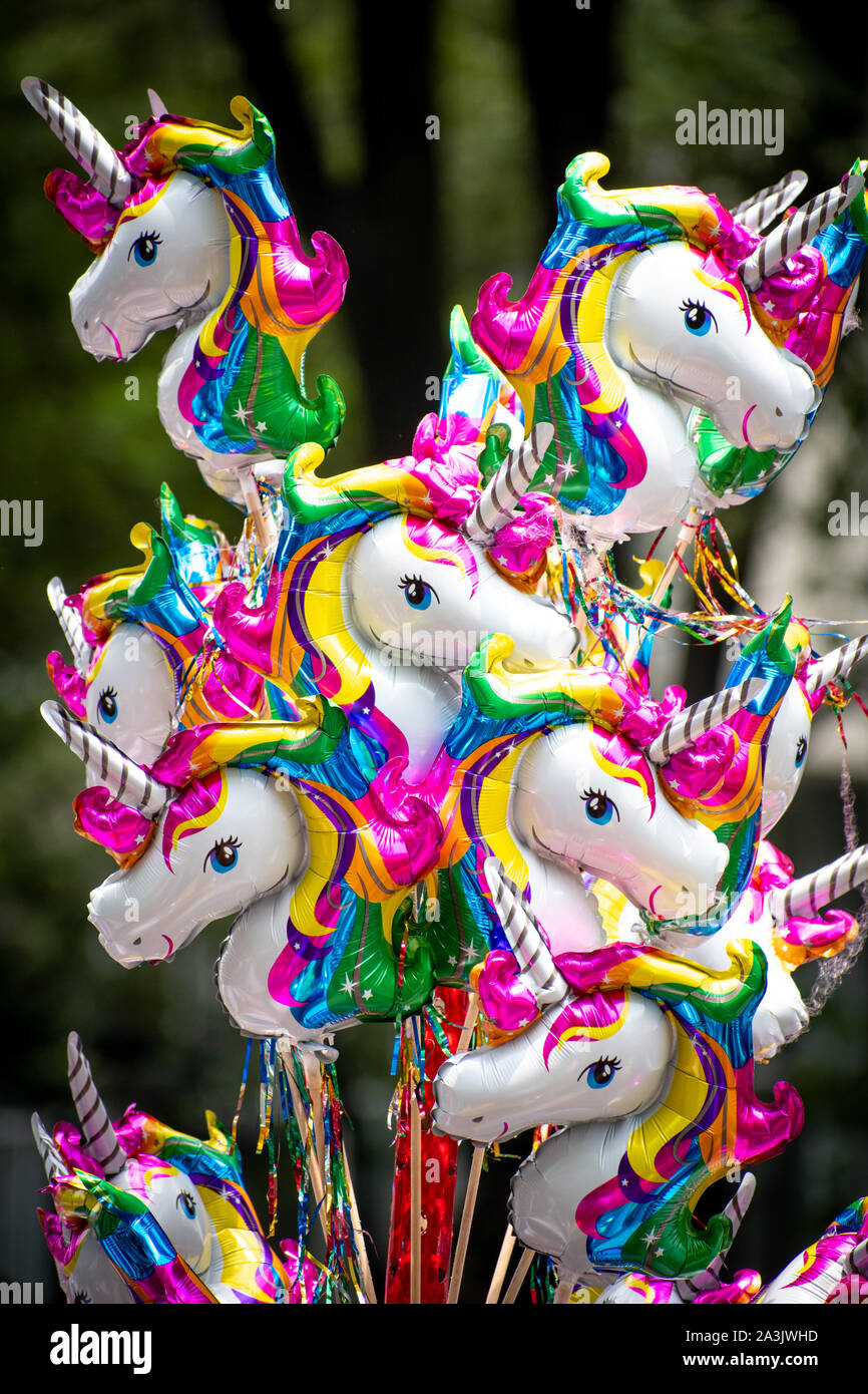 Metall unicorn Ballons auf Verkauf in Mexiko Stadt. Stockfoto