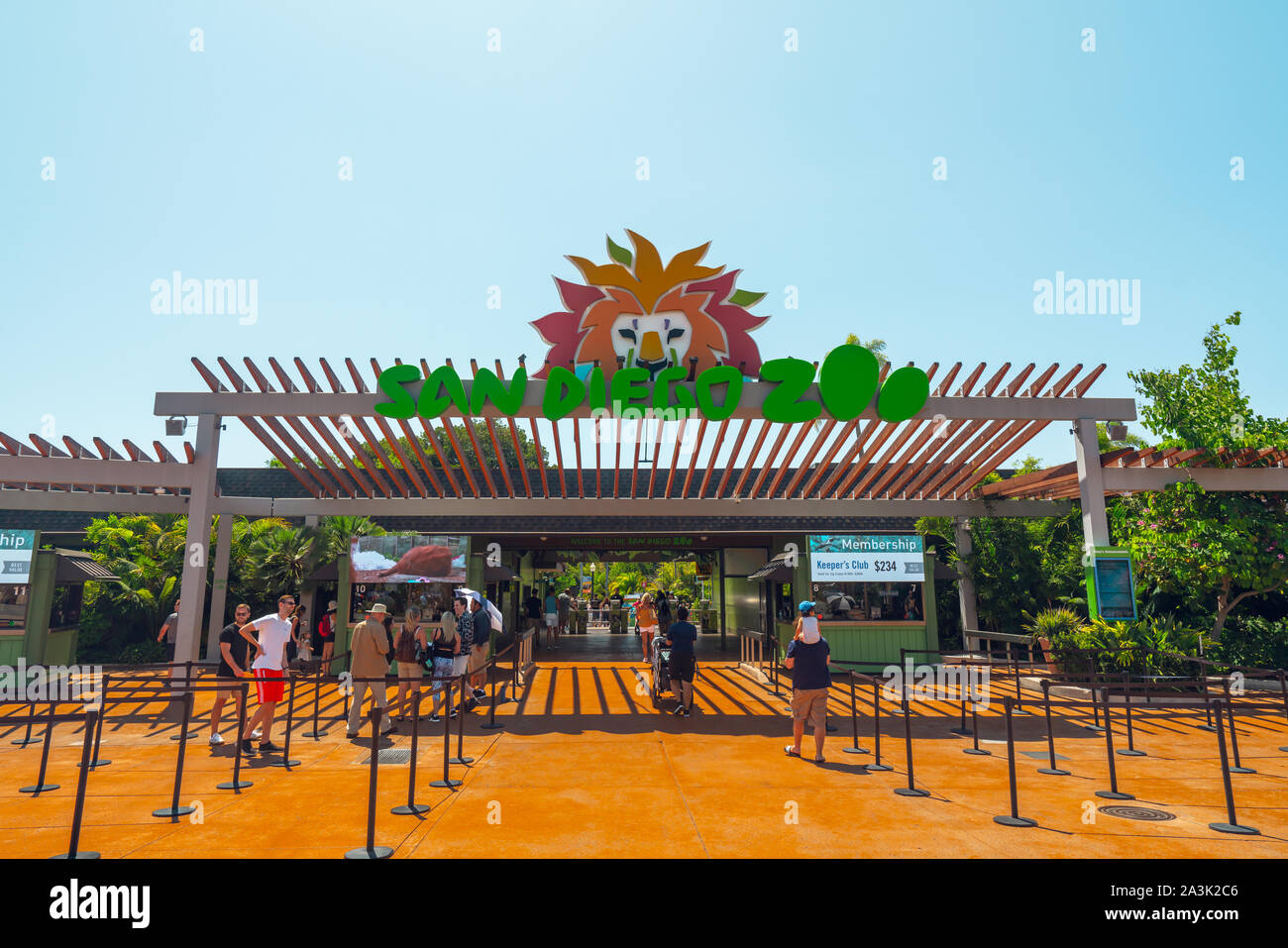 San Diego, Kalifornien/USA - August 12, 2019 San Diego Zoo Safari Park, Haupteingang. Zoo mit mehr als 3.700 Tieren und im Balboa Park entfernt Stockfoto San Diego, Kalifornien/USA - August 12, 2019 San Diego Zoo Safari Park, Haupteingang. Zoo mit mehr als 3.700 Tieren und im Balboa Park entfernt Stockfoto