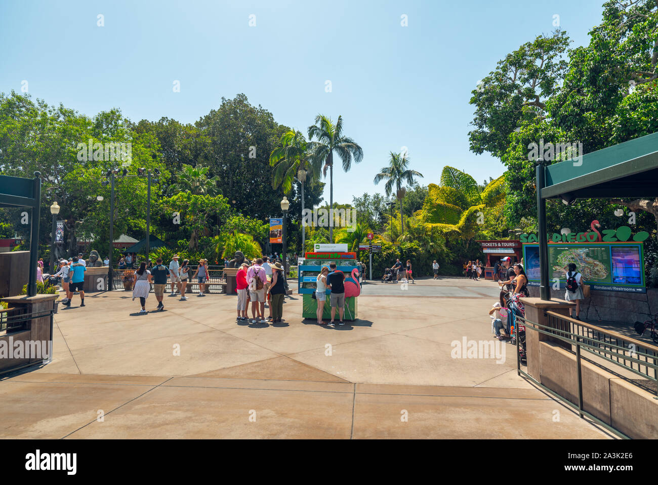 San Diego, Kalifornien/USA - August 12, 2019 San Diego Zoo Safari Park, Haupteingang. Zoo mit mehr als 3.700 Tieren und im Balboa Park entfernt Stockfoto San Diego, Kalifornien/USA - August 12, 2019 San Diego Zoo Safari Park, Haupteingang. Zoo mit mehr als 3.700 Tieren und im Balboa Park entfernt Stockfoto