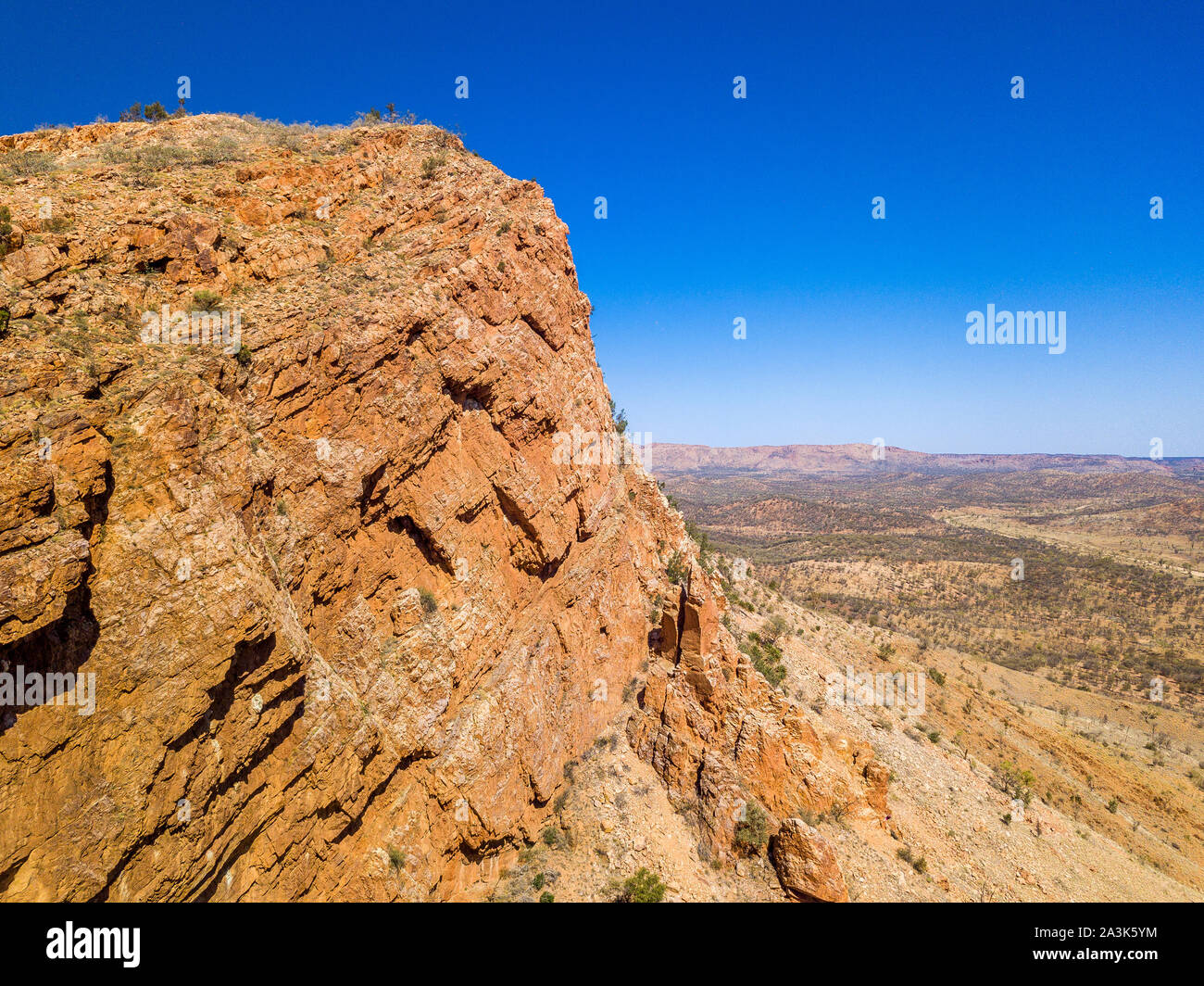 Luftaufnahme von Simpsons Gap und Umgebung im Northern Territory, Australien. Stockfoto