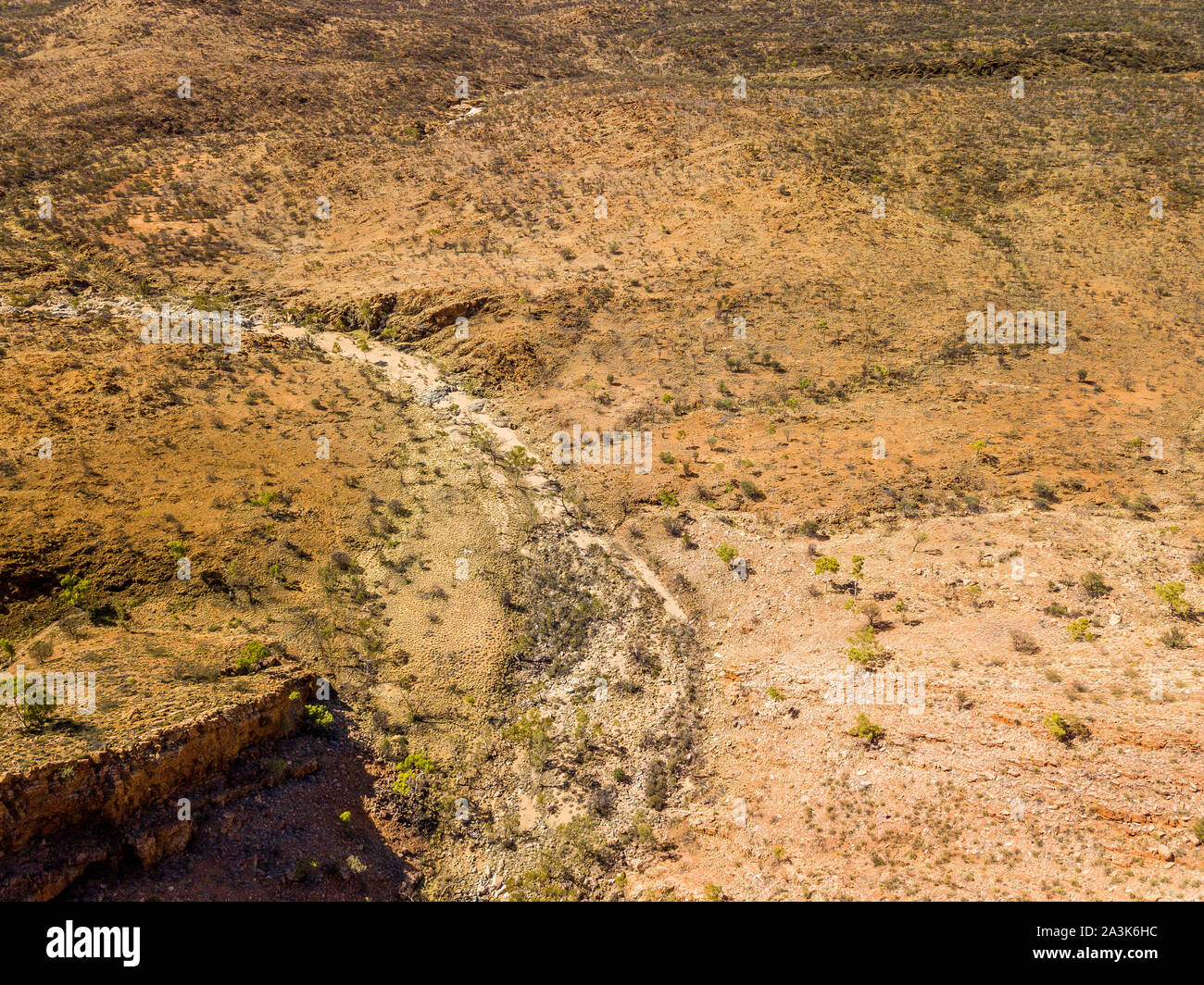 Luftaufnahme von Simpsons Gap und Umgebung im Northern Territory, Australien. Stockfoto