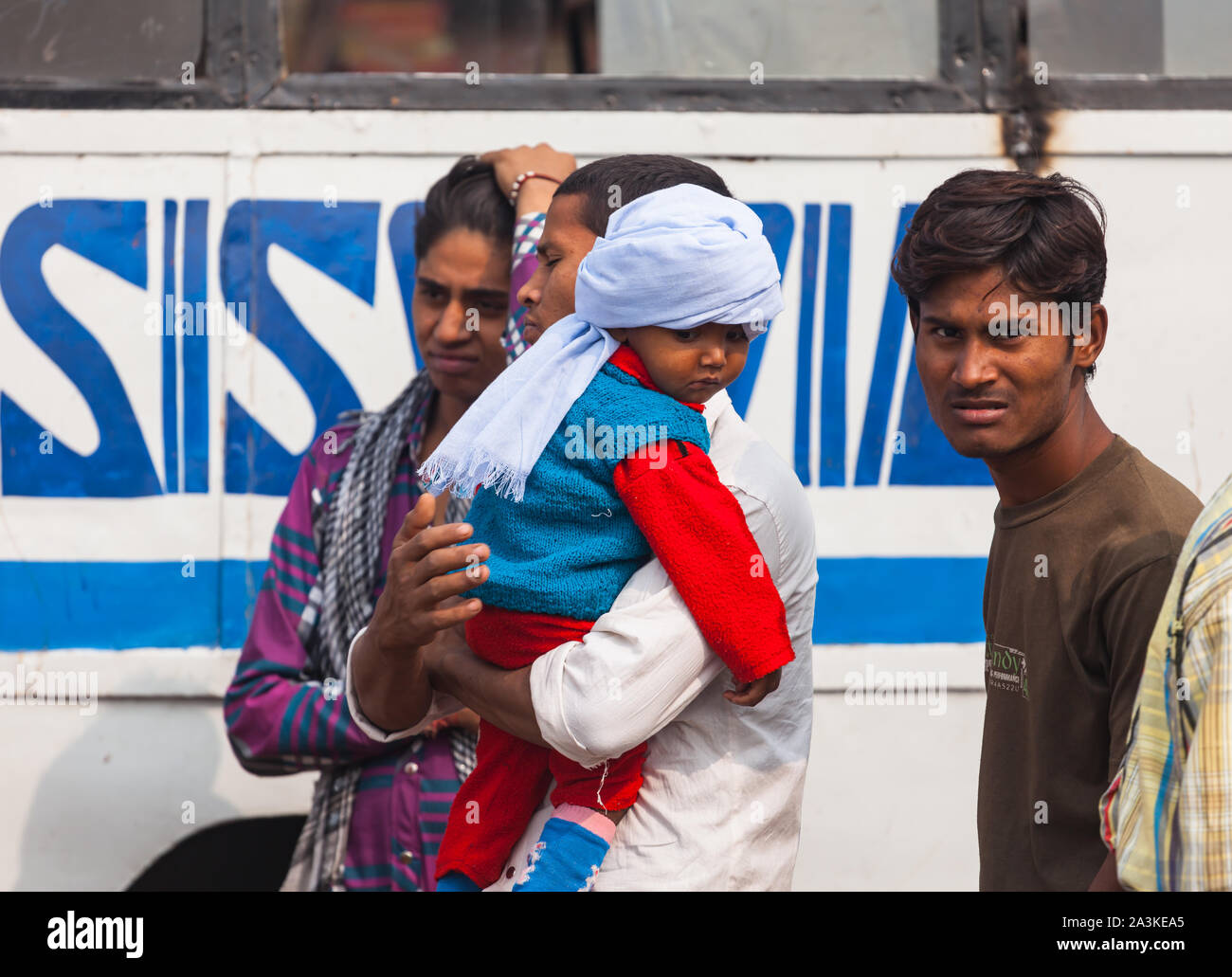 Indische Menschen auf den Straßen von delhi Stockfoto
