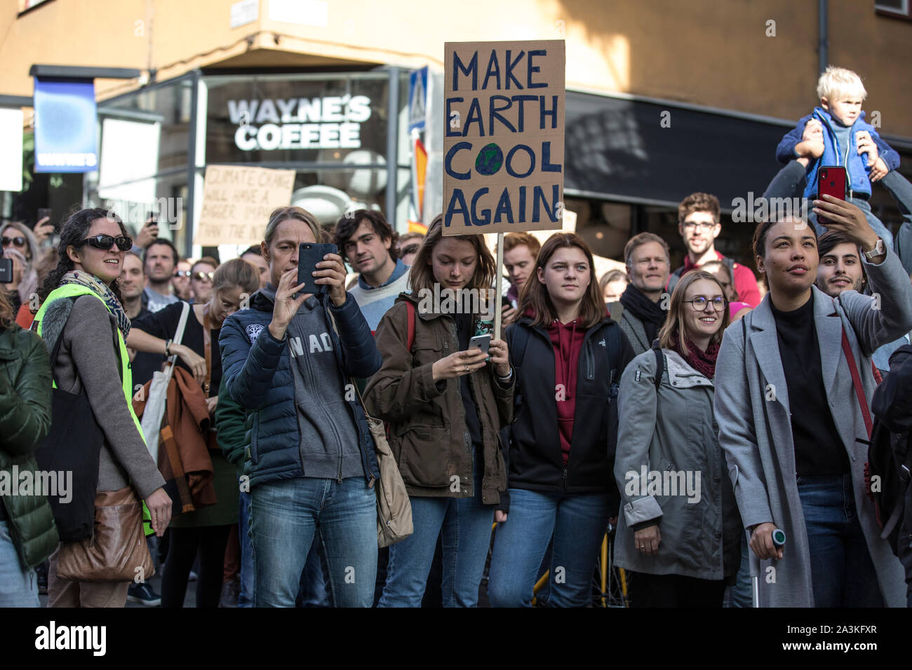 Student Klima Demonstranten in Stockholm von Greta Thunberg inspiriert in "Teilnehmen ist Freitag für Zukunft" Demonstration in der Hauptstadt, Schweden Stockfoto