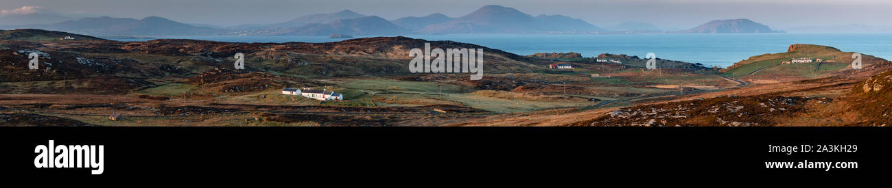 Malin Head in der Dämmerung mit Dunaff Kopf jenseits, Halbinsel Inishowen, Co Donegal, Irland Stockfoto