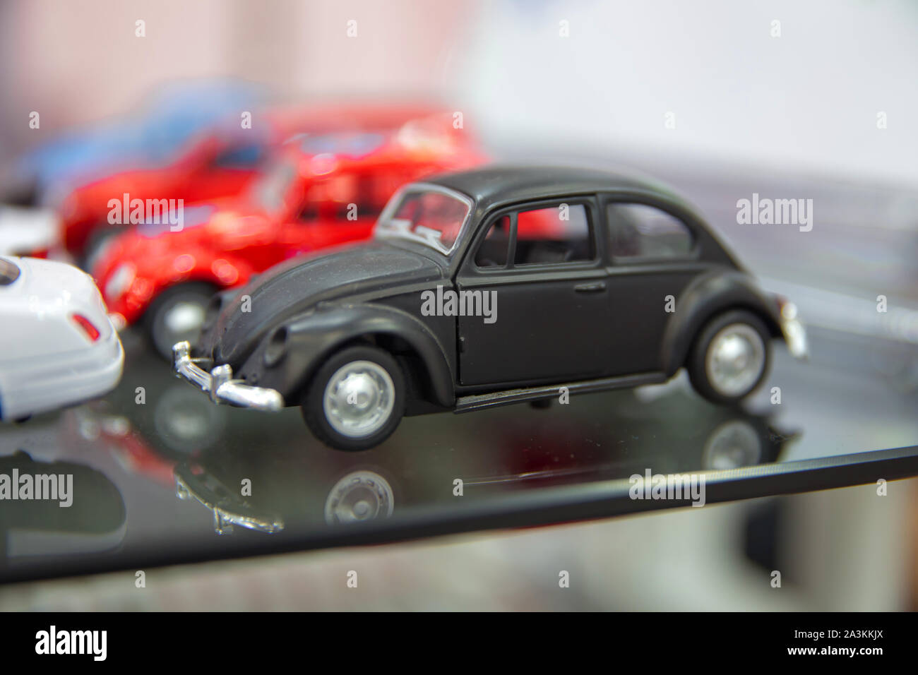 Kinder Auto corvette Pedal Car im Museum Sammlung klassischer Autos. Als Kinder Spielzeug in China produziert. Miniatur. der Kinder retro Stockfoto