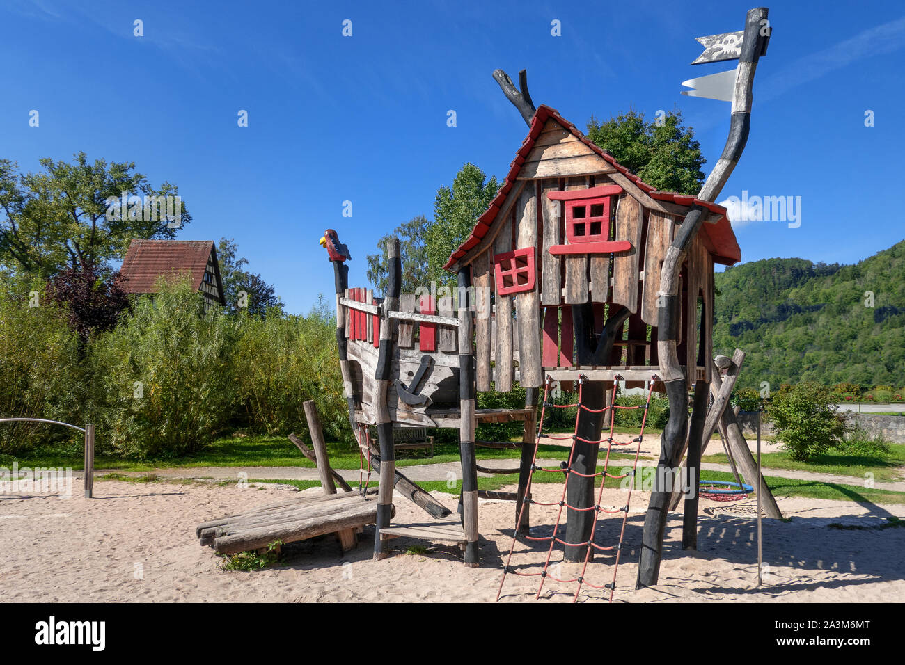 Abenteuer Spielplatz mit Piraten spielen Haus aus Holz Stockfoto