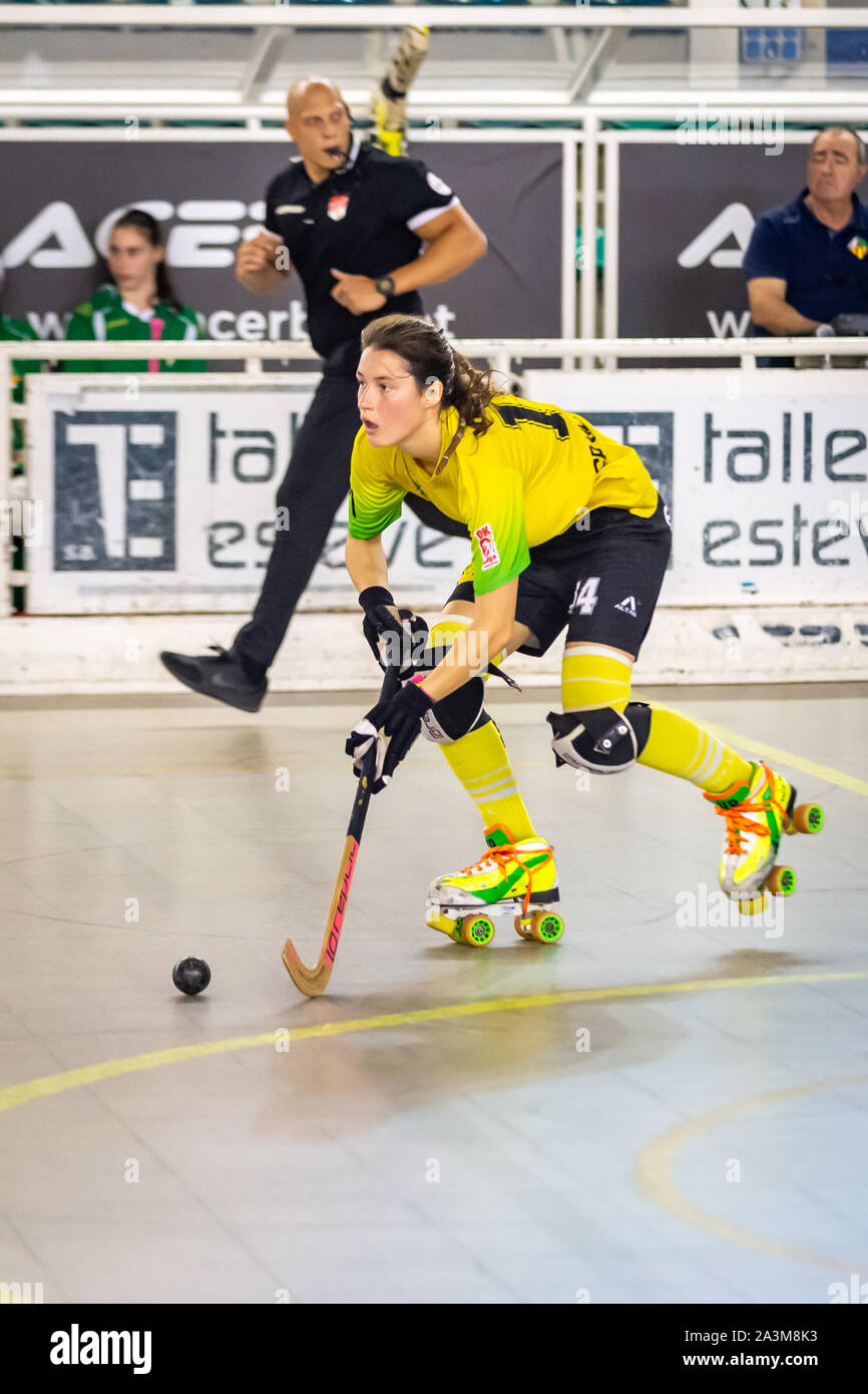 VILANOVA I La Geltru, BARCELONA, SPANIEN - 28. SEPTEMBER 2019. Spanisch OK Frauen Liga übereinstimmen. Victoria Porta Escoda Rolle hockey player in Aktion Stockfoto