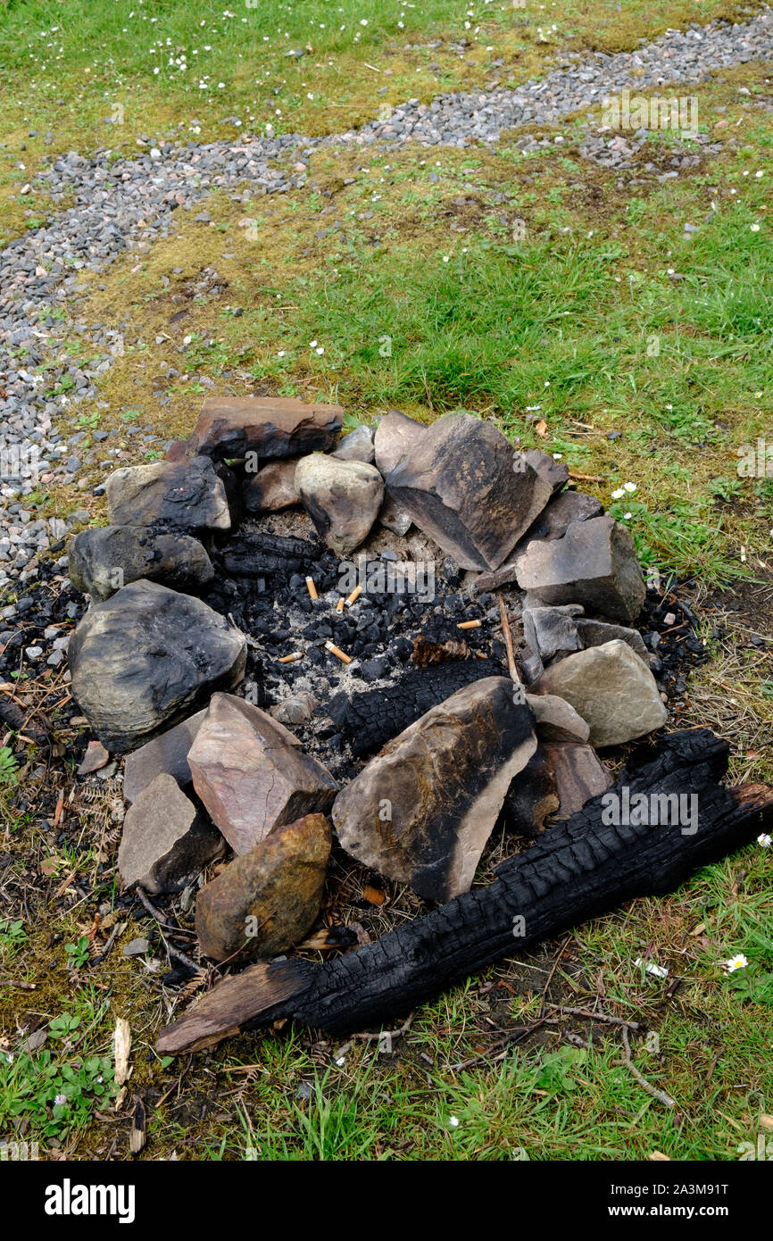 Bleibt der Feuerstelle Lagerfeuer Bbq Stockfoto