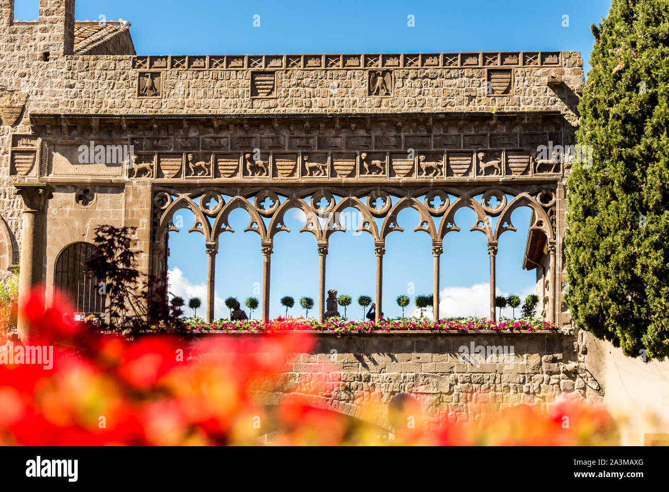 Die gotische Loggia der Päpstlichen Palast in San Lorenzo entfernt, im historischen Zentrum von Viterbo, Latium, Italien. Stockfoto