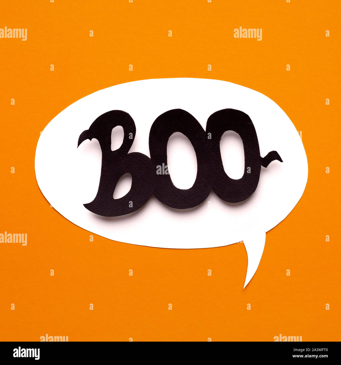 Buh big Text in der Sprechblase für Halloween Party Stockfoto