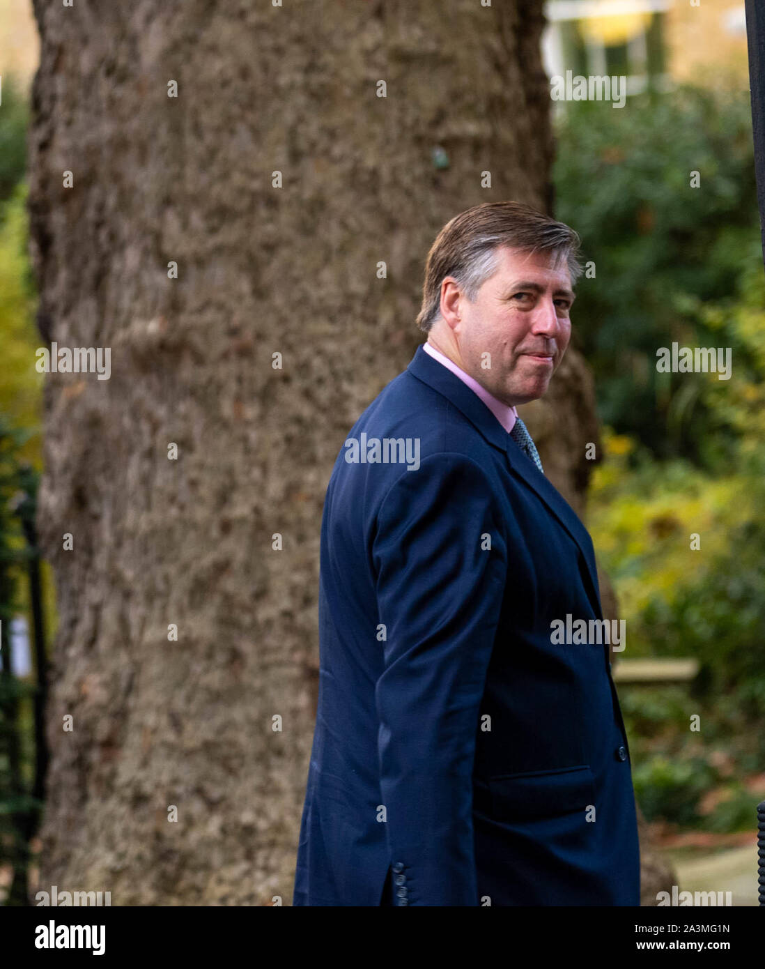 London, Großbritannien 9. Okt. 2019 Treffen in der Downing Street, London Sir Graham Brady, Vorsitzender des Ausschusses 1922 Hinterbänkler, Blätter 10 Downing Street Credit Ian DavidsonAlamy leben Nachrichten Stockfoto