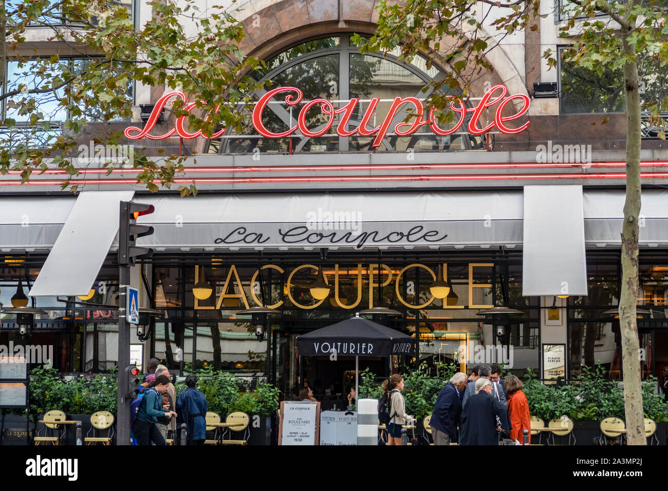 Brasserie La Coupole in Paris, Frankreich Stockfotografie Alamy