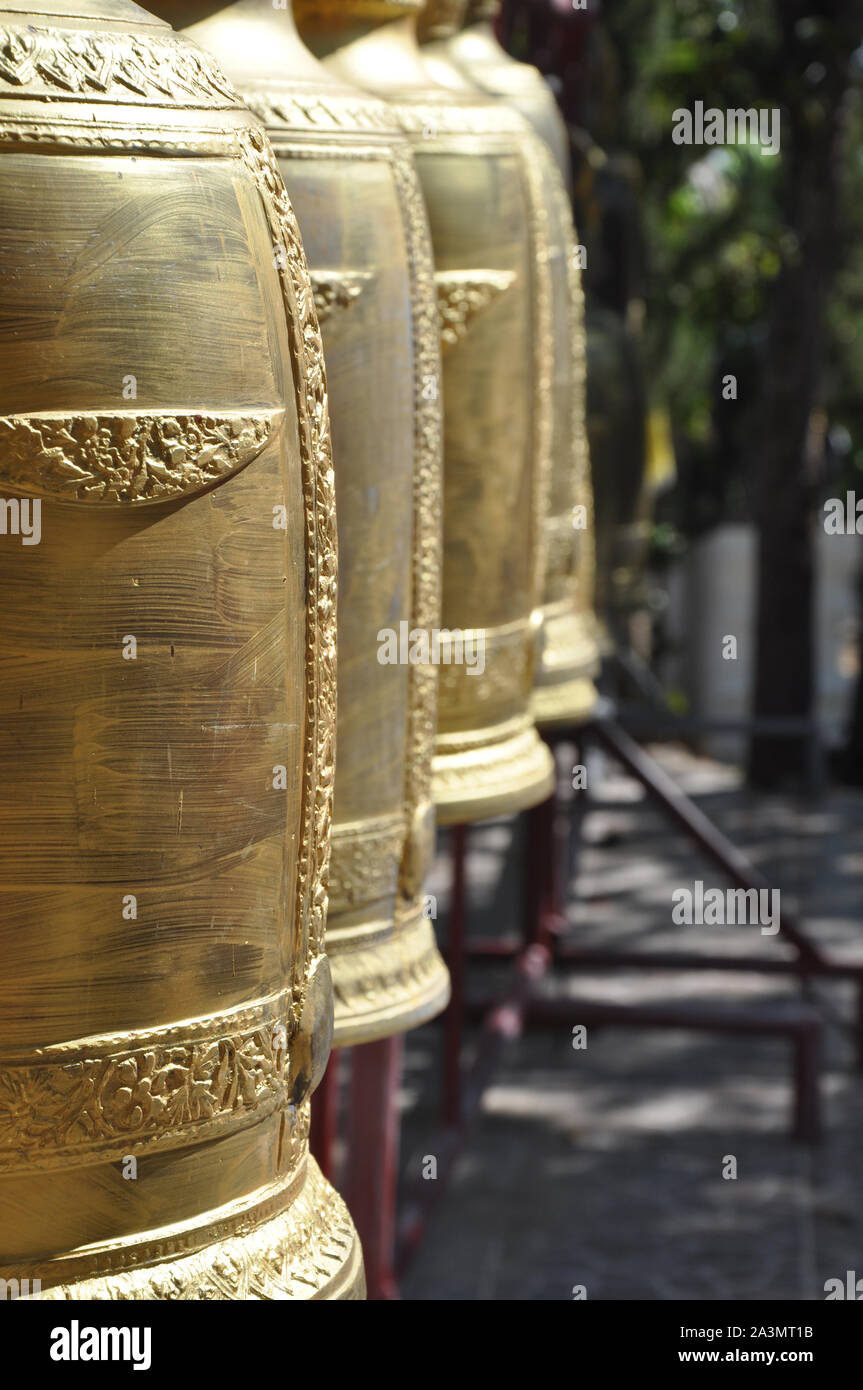 Goldenen Glocken in Tempel in Thailand Stockfoto