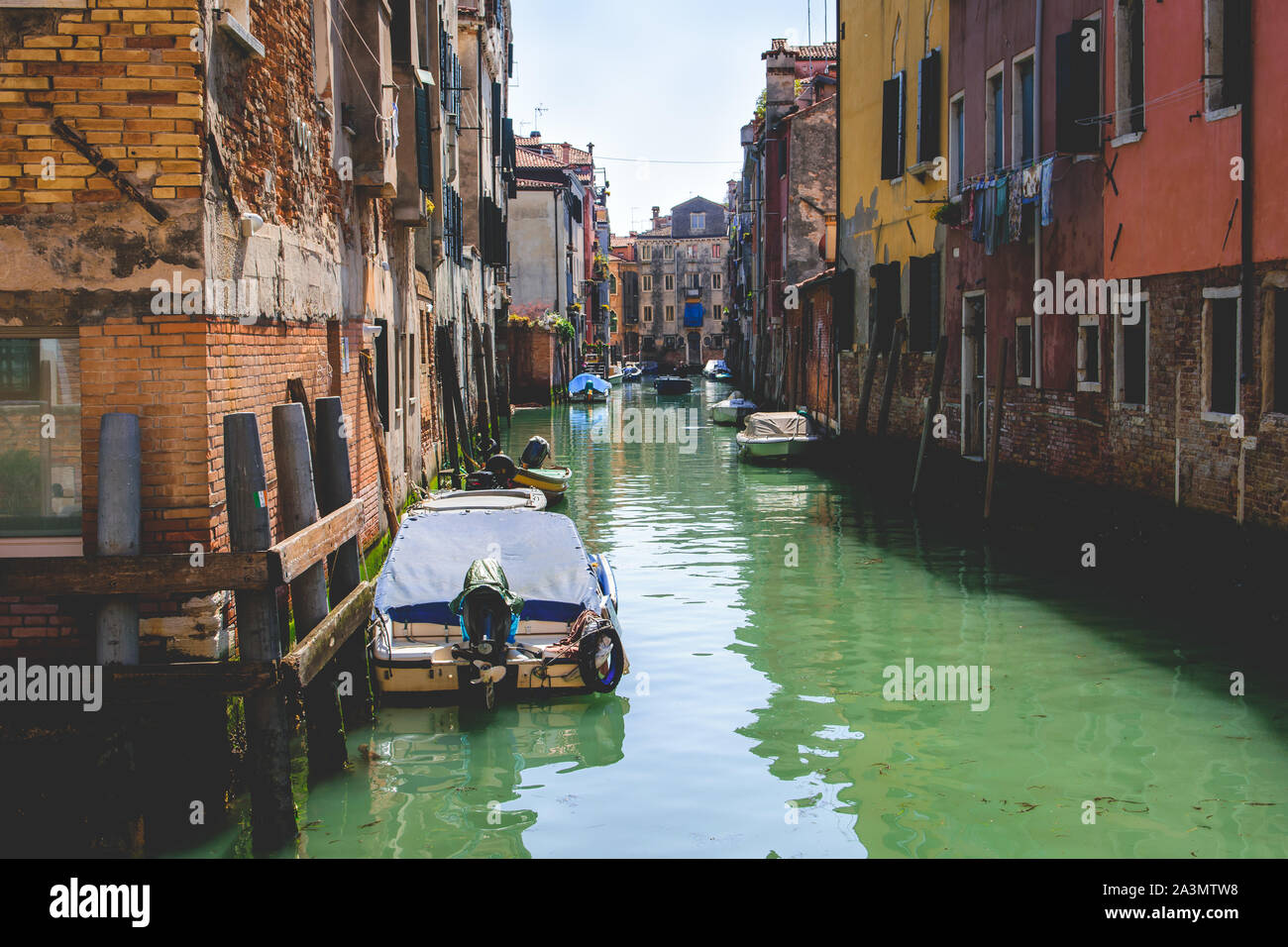 Venedig kann auch dreckig, schmutzig und trüb sein. Stockfoto