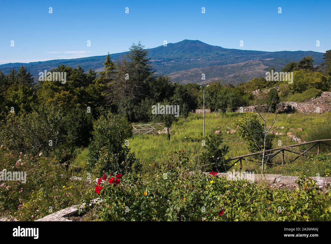 Panoramablick auf Monte Amiata von Livorno in der Toskana Stockfoto