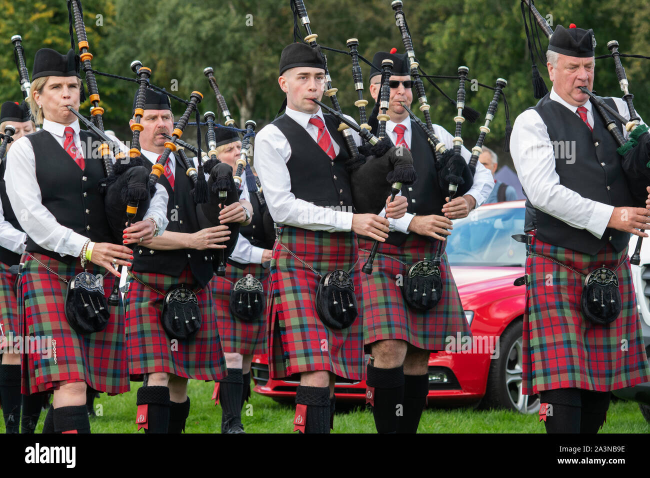 Pipers Dudelsack spielen bei Peebles highland games. Peebles, Scottish Borders, Schottland Stockfoto