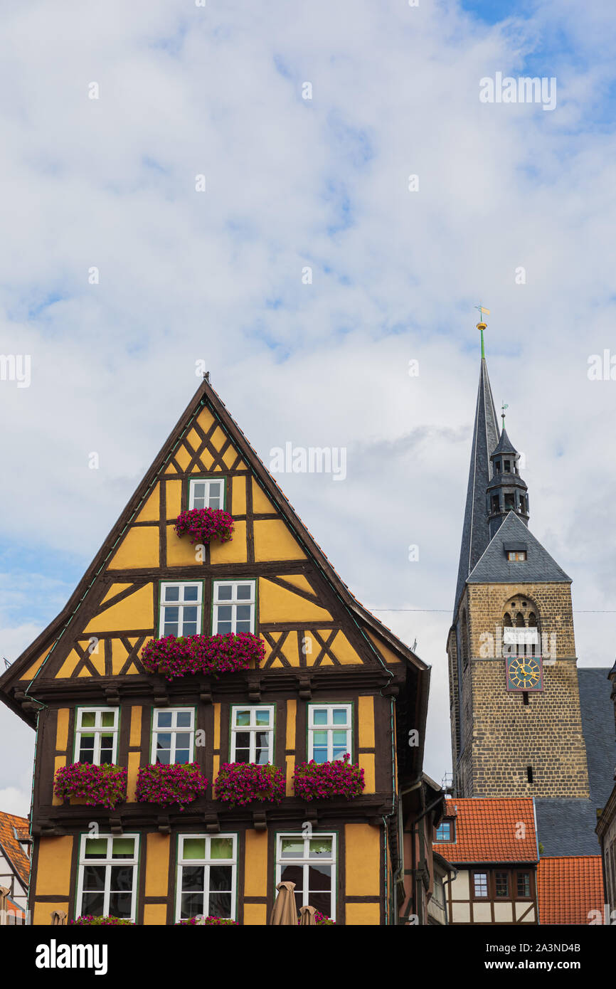 Quedlinburg ist in Europa einer der am besten erhaltenen mittelalterlichen Städte der Renaissance. Es verfügt über eine seltene Kombination aus alten und modernen historischen Schätze. Ein Stockfoto