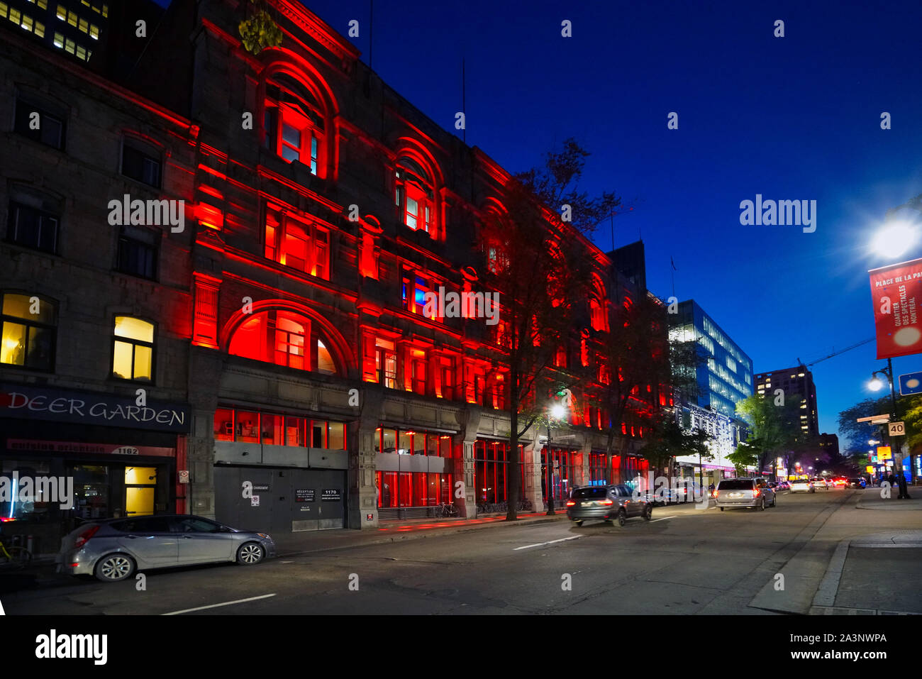 Montreal, Quebec, Kanada, Oktober 8,2019. St-Laurent Street in der Nacht in Montreal, Quebec, Kanada. Credit: Mario Beauregard/Alamy Nachrichten Stockfoto