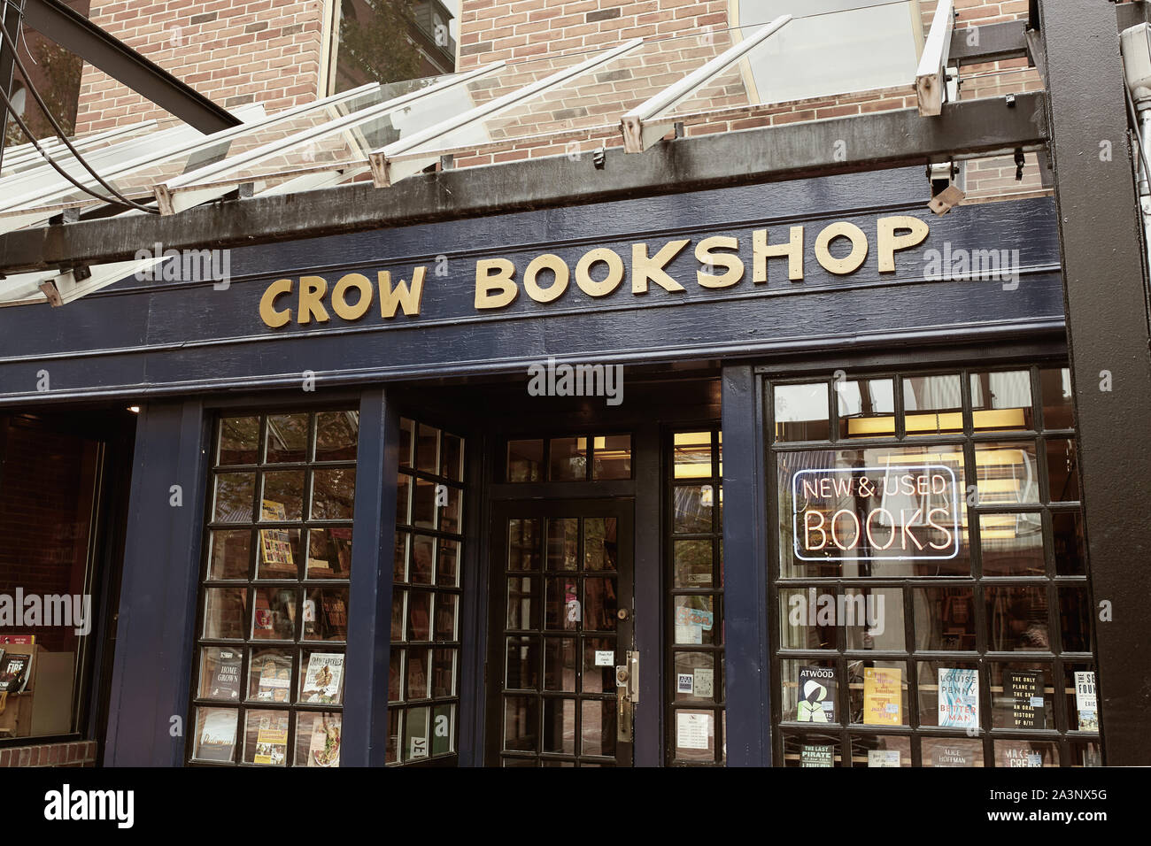 Burlington, Vermont - 29. September 2019: lokale Buchhandlung, Krähe Buchhandlung in der Fußgängerzone Church Street Marketplace. Stockfoto