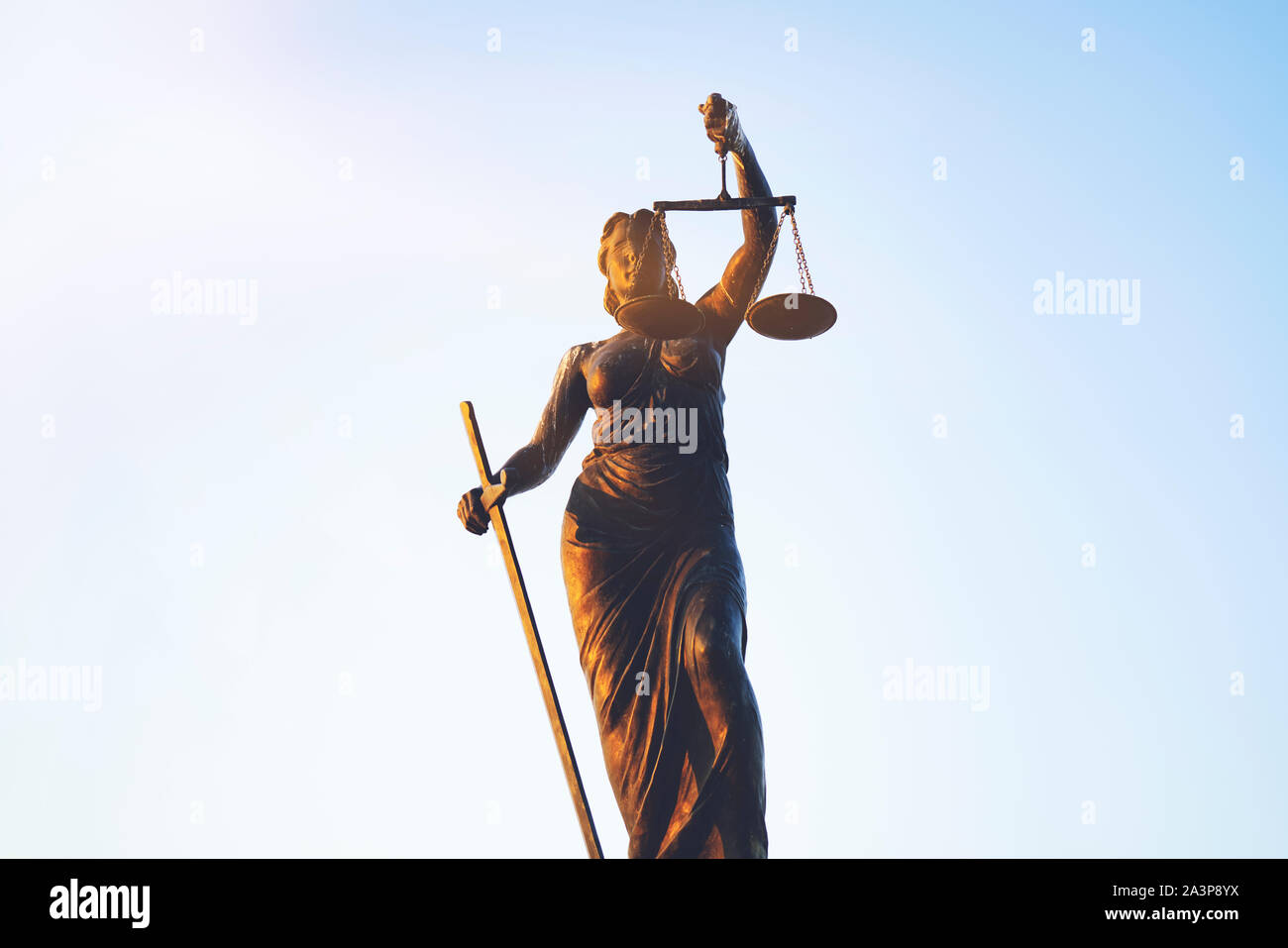 Die Statue von Gerechtigkeit Symbol, rechtlichen Gesetz Konzept Bild Stockfoto