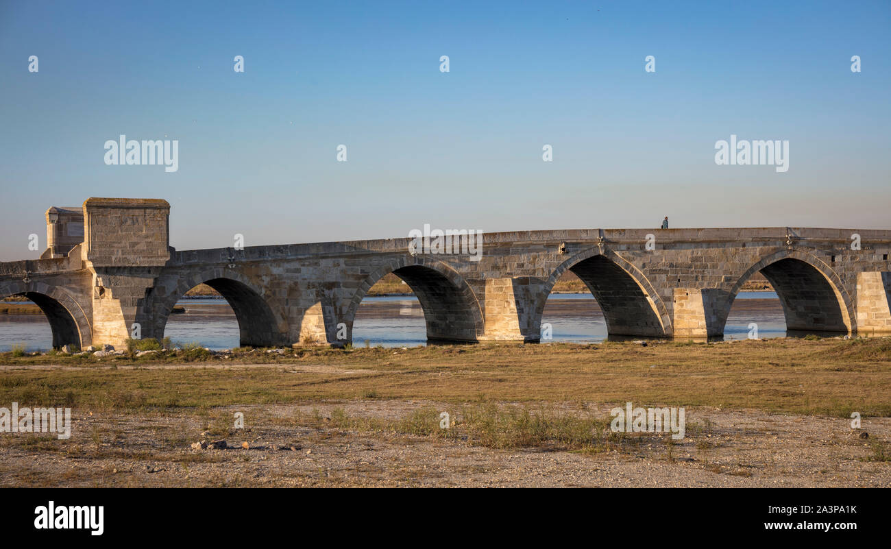 Brücke von Sultan Süleyman, von Sinan, Stadtteil Büyükçekmece, Istanbul, Türkei konzipiert Stockfoto