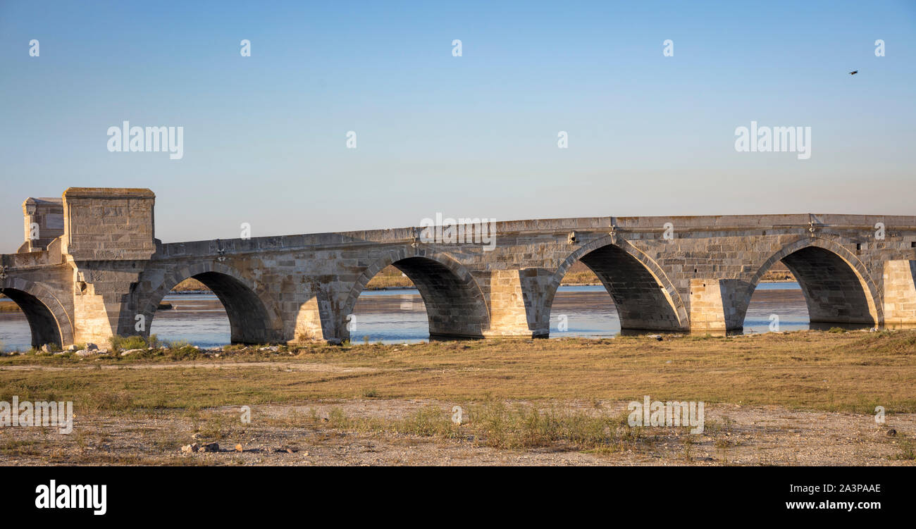 Brücke von Sultan Süleyman, von Sinan, Stadtteil Büyükçekmece, Istanbul, Türkei konzipiert Stockfoto